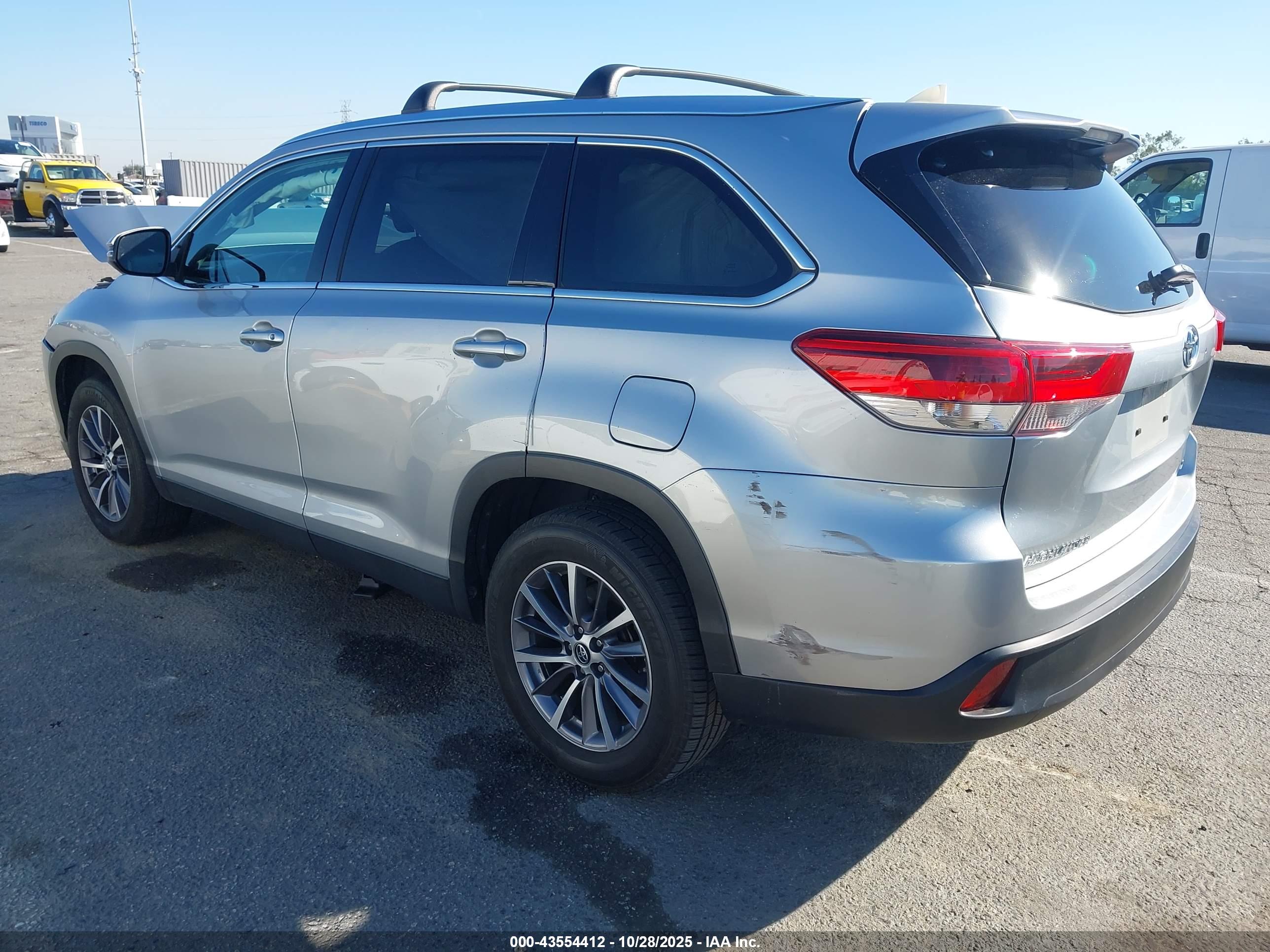 TOYOTA HIGHLANDER image 3