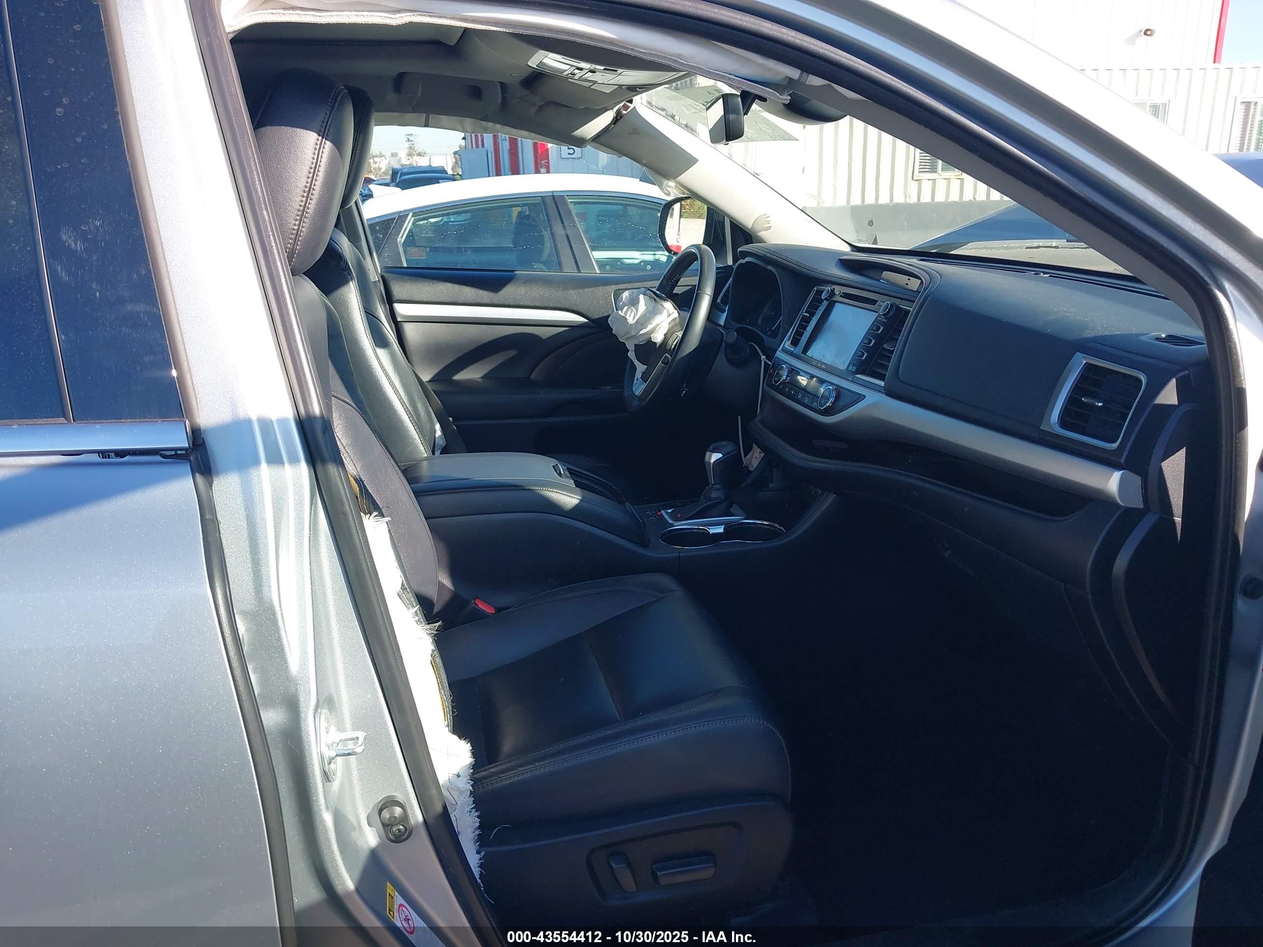 TOYOTA HIGHLANDER image 5