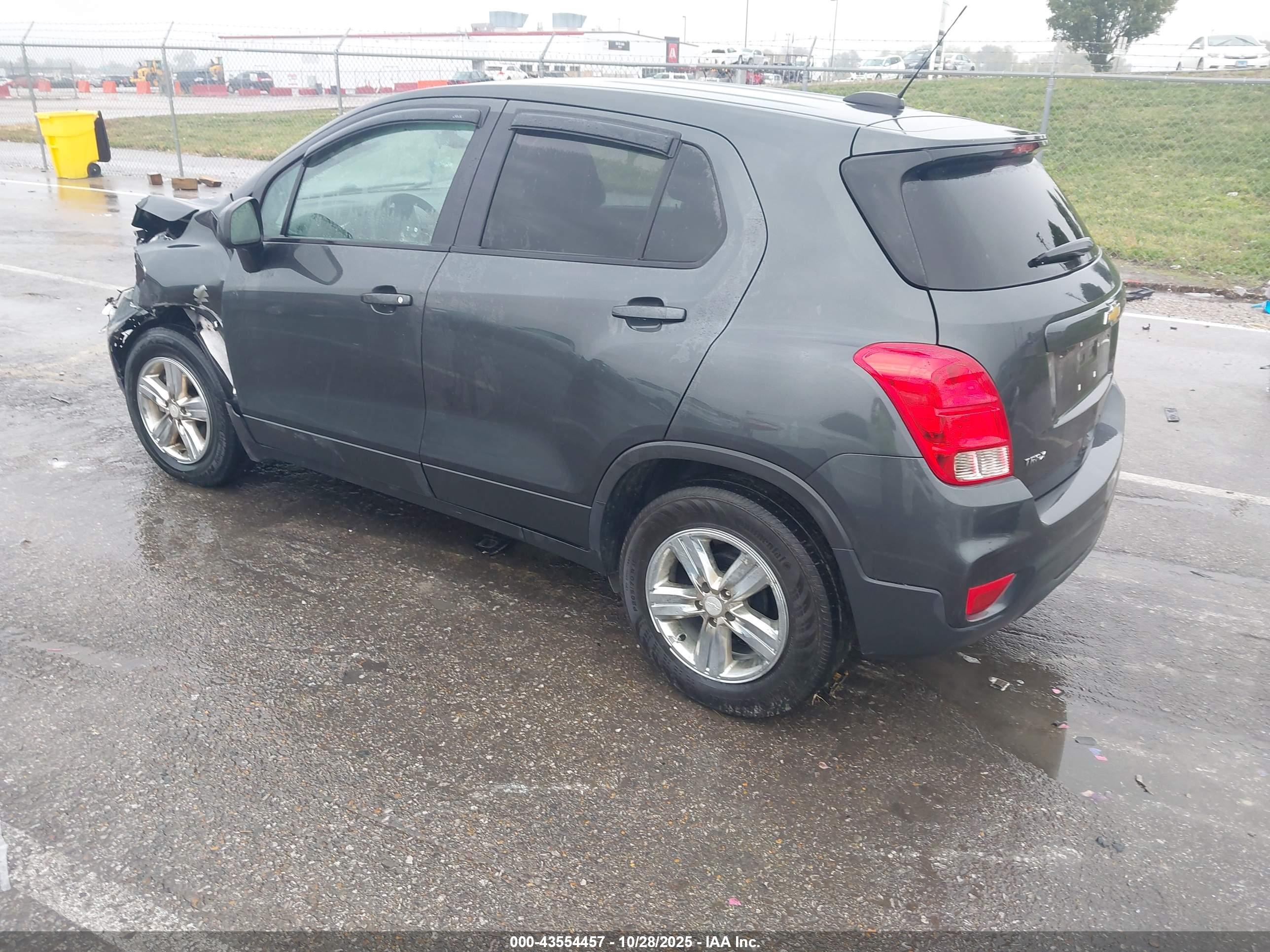 CHEVROLET TRAX image 3