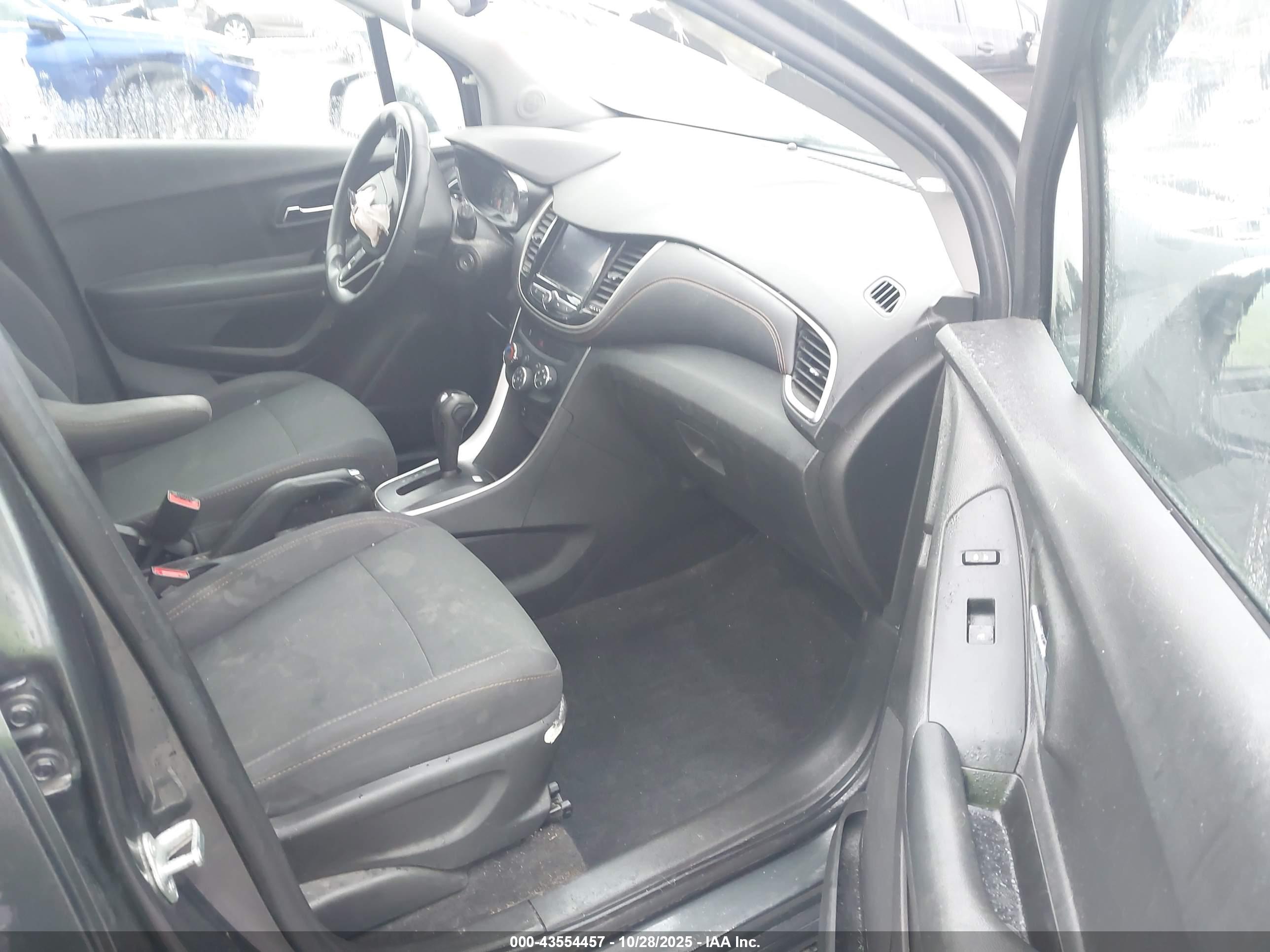 CHEVROLET TRAX image 5