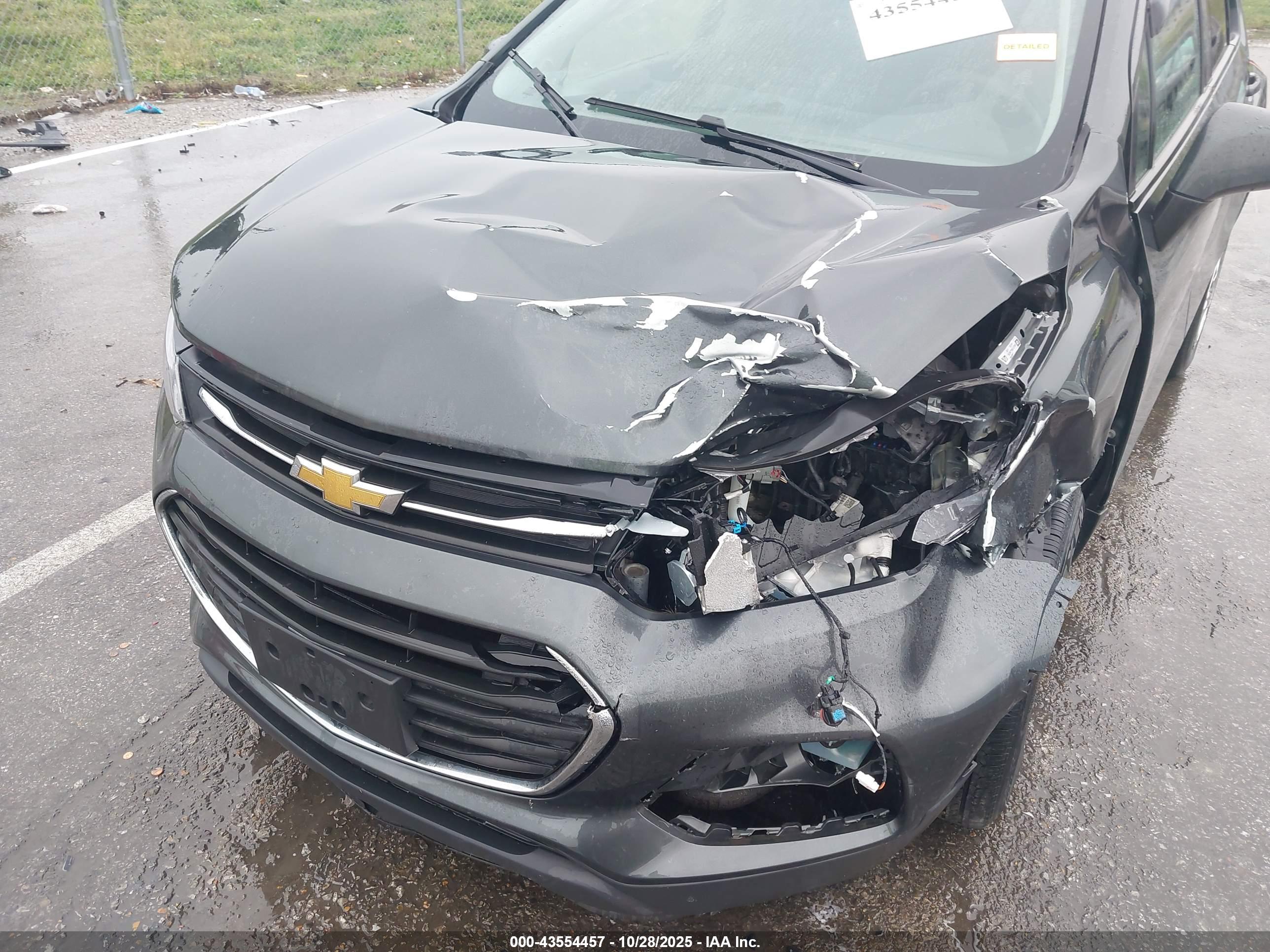 CHEVROLET TRAX image 6
