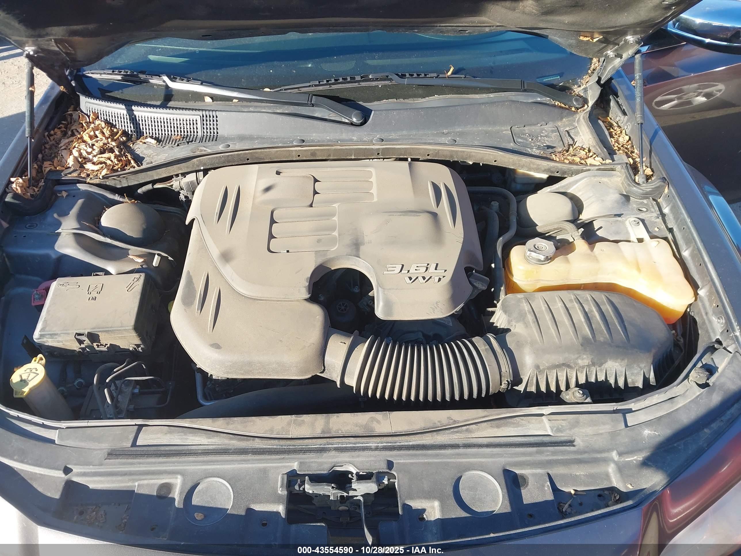 CHRYSLER 300 image 10
