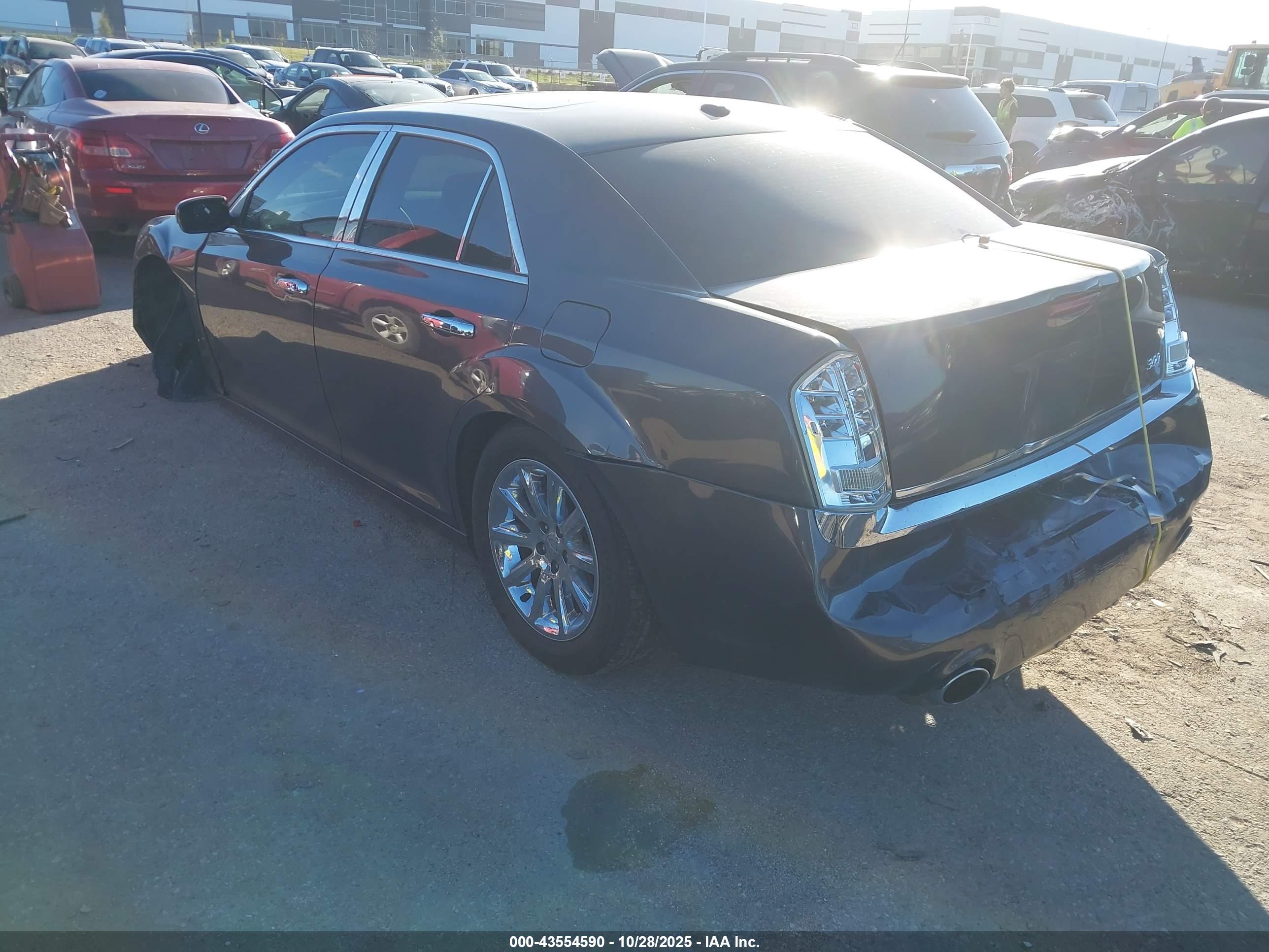 CHRYSLER 300 image 3