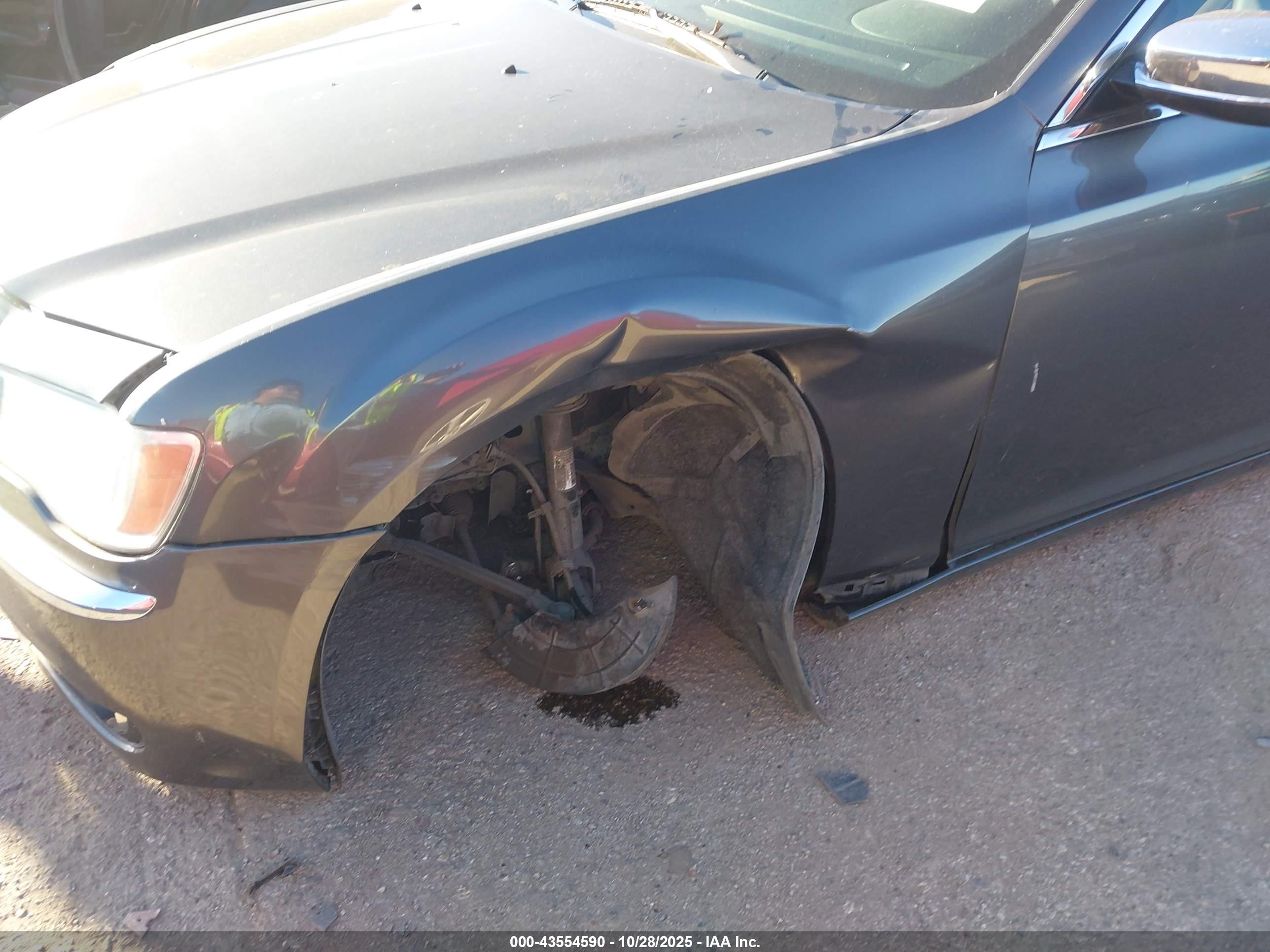 CHRYSLER 300 image 6