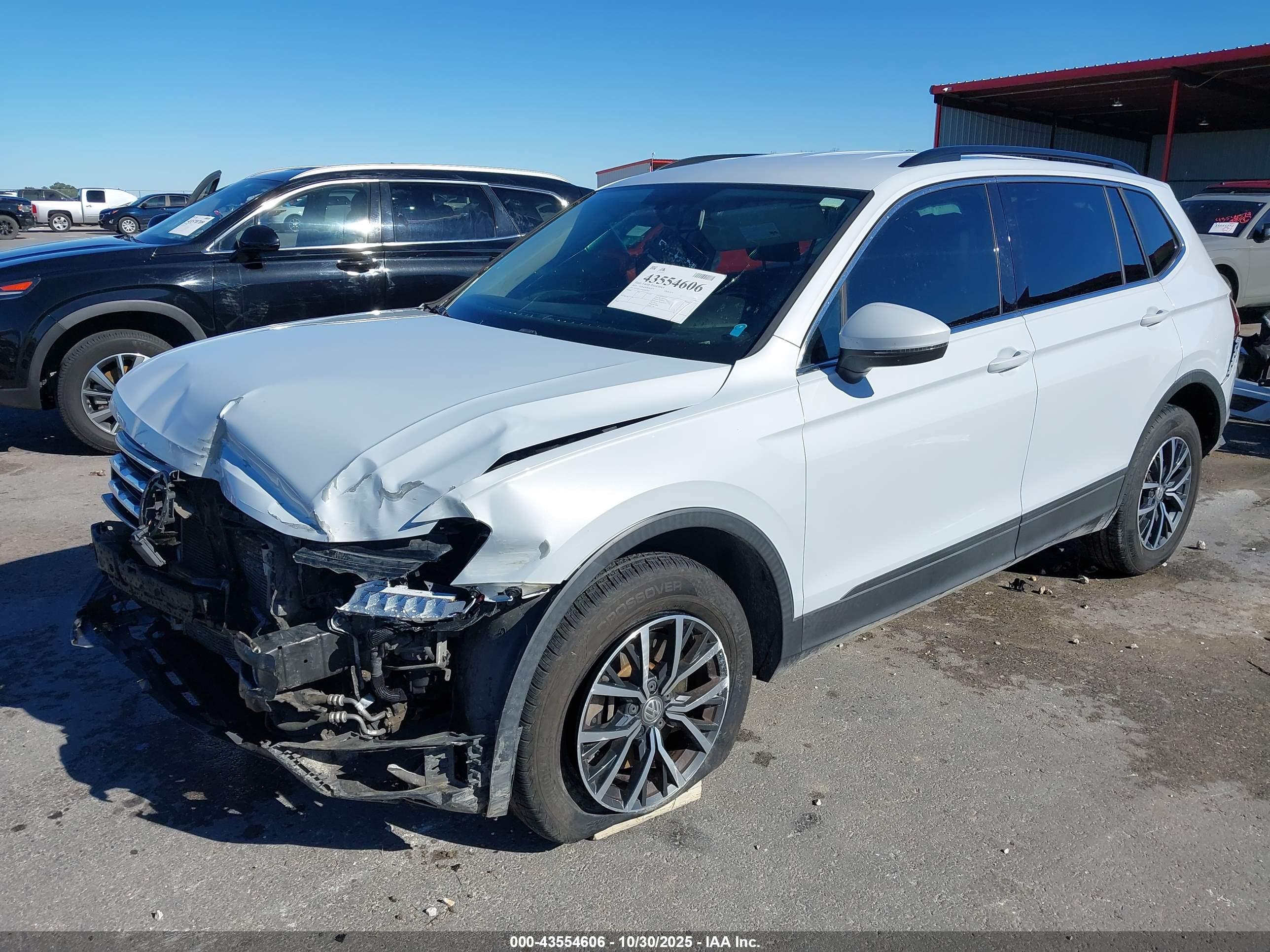 VOLKSWAGEN TIGUAN image 2