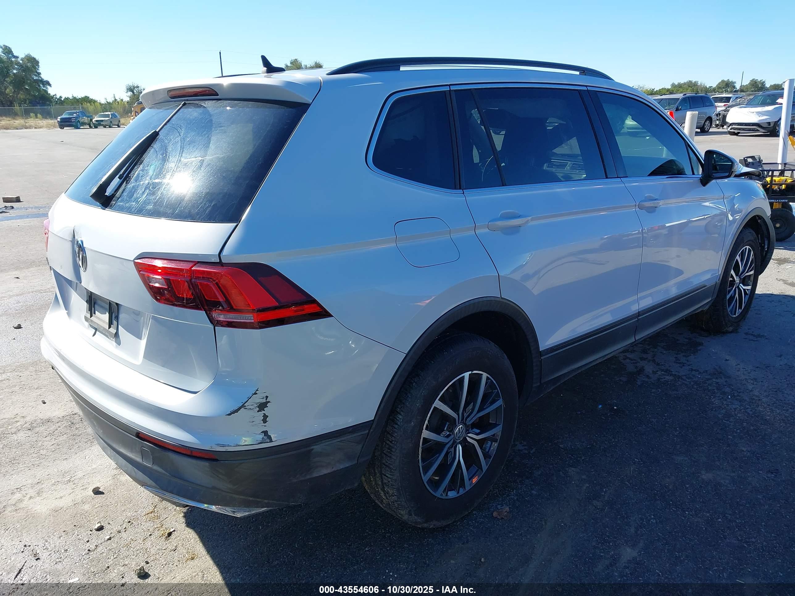 VOLKSWAGEN TIGUAN image 4