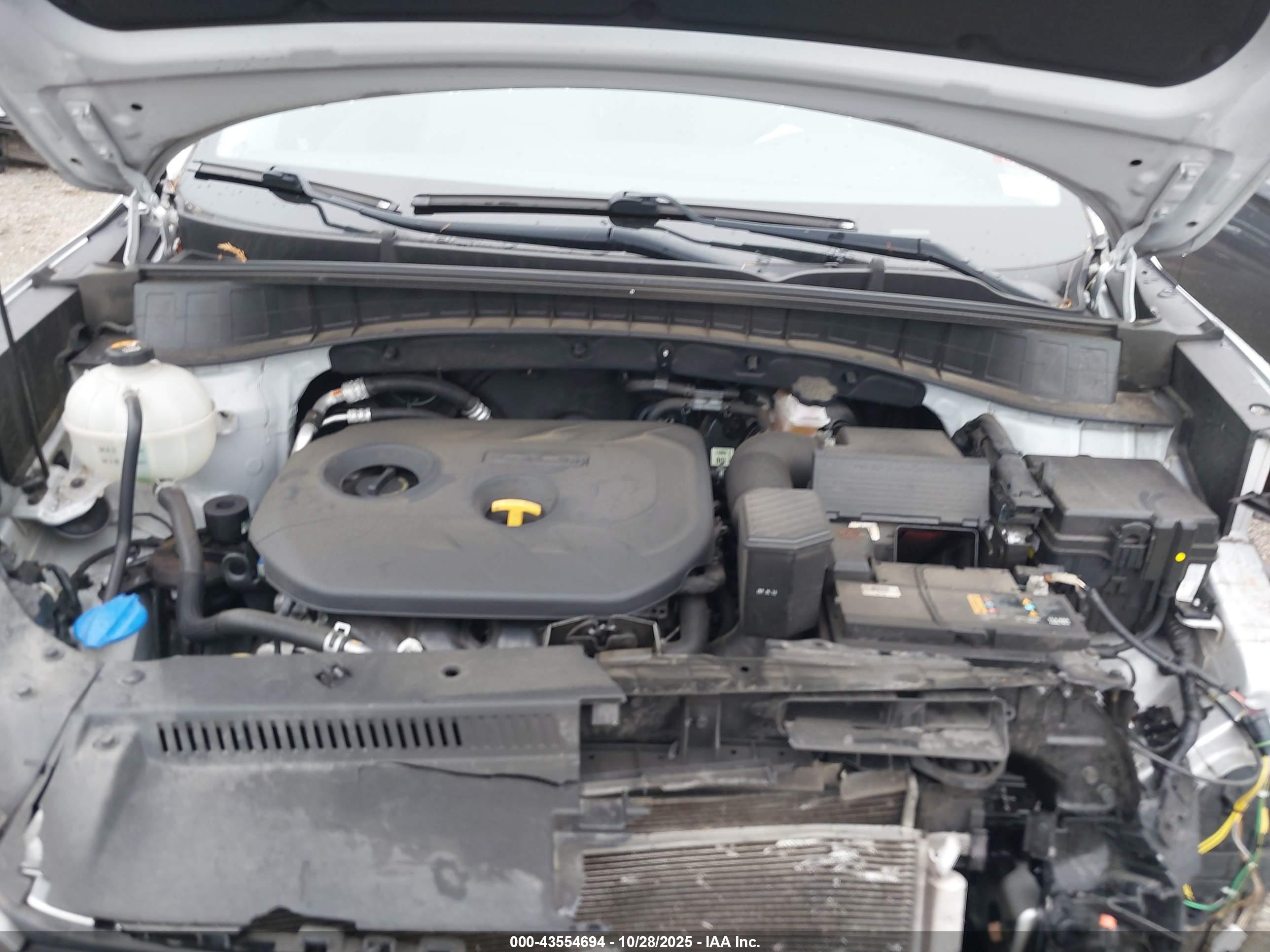 HYUNDAI TUCSON image 10