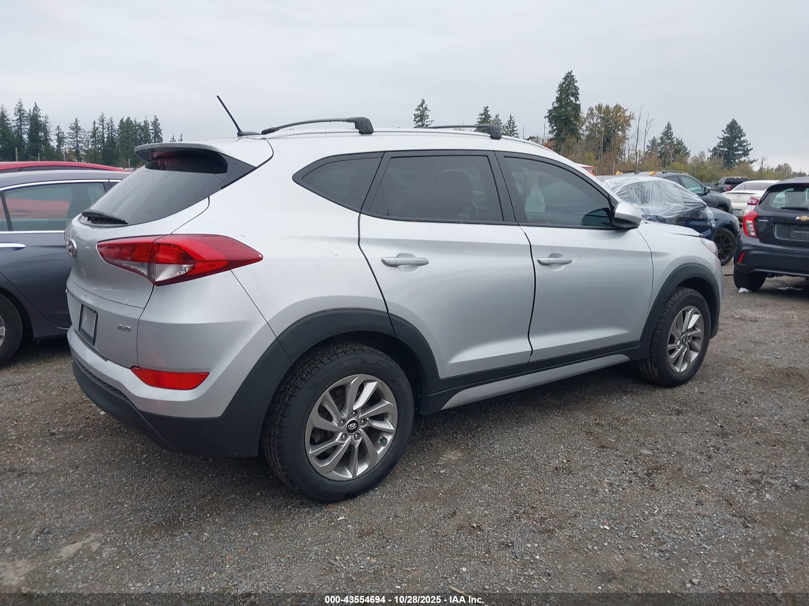 HYUNDAI TUCSON image 4