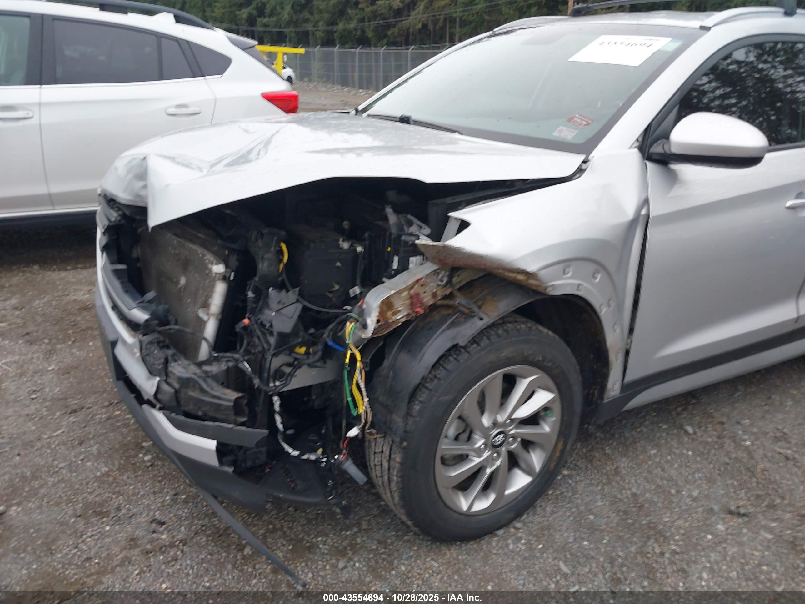 HYUNDAI TUCSON image 6