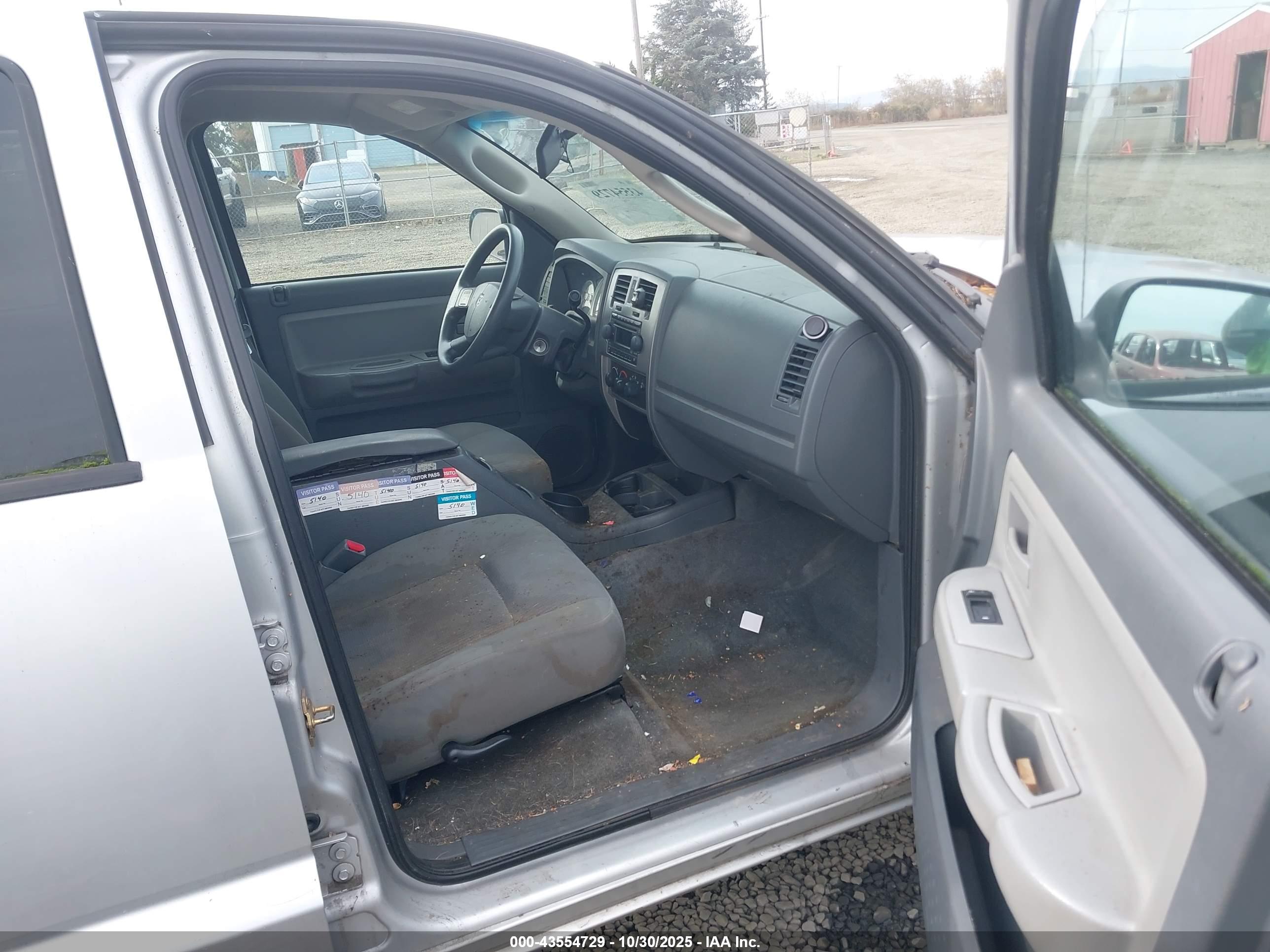 DODGE DAKOTA image 5