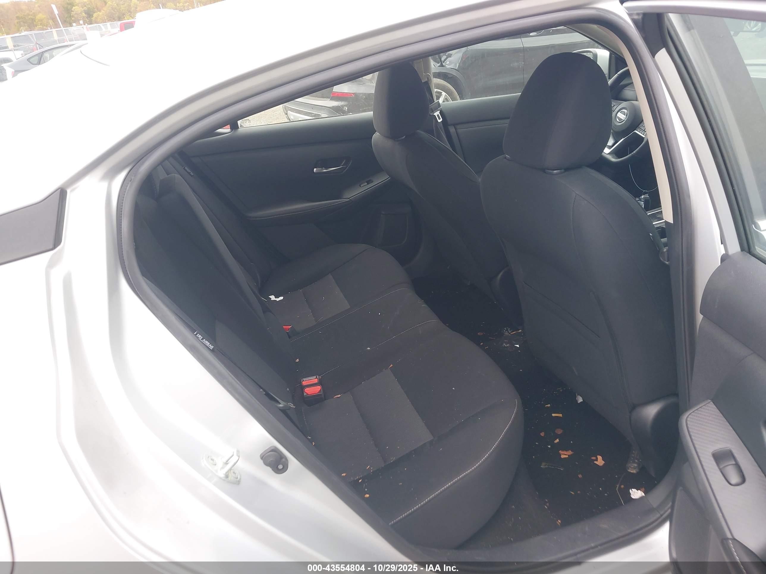 NISSAN SENTRA image 8