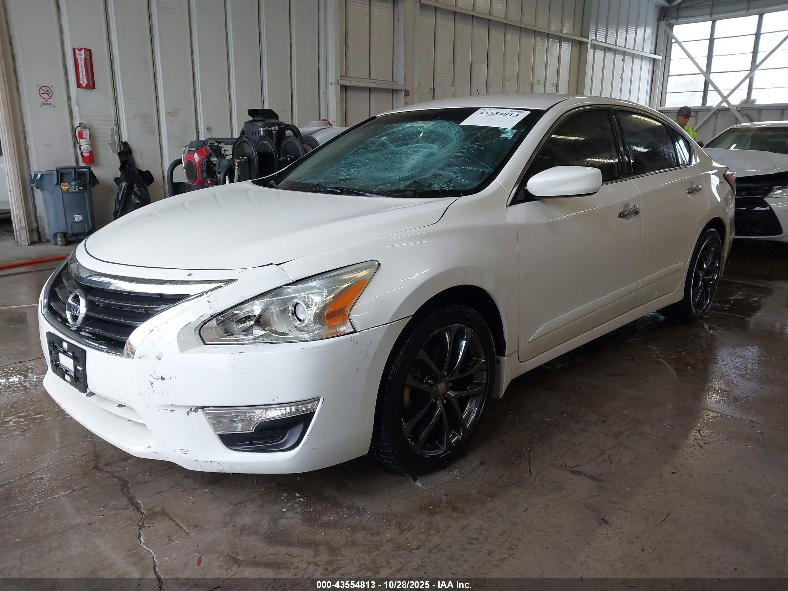 NISSAN ALTIMA image 2