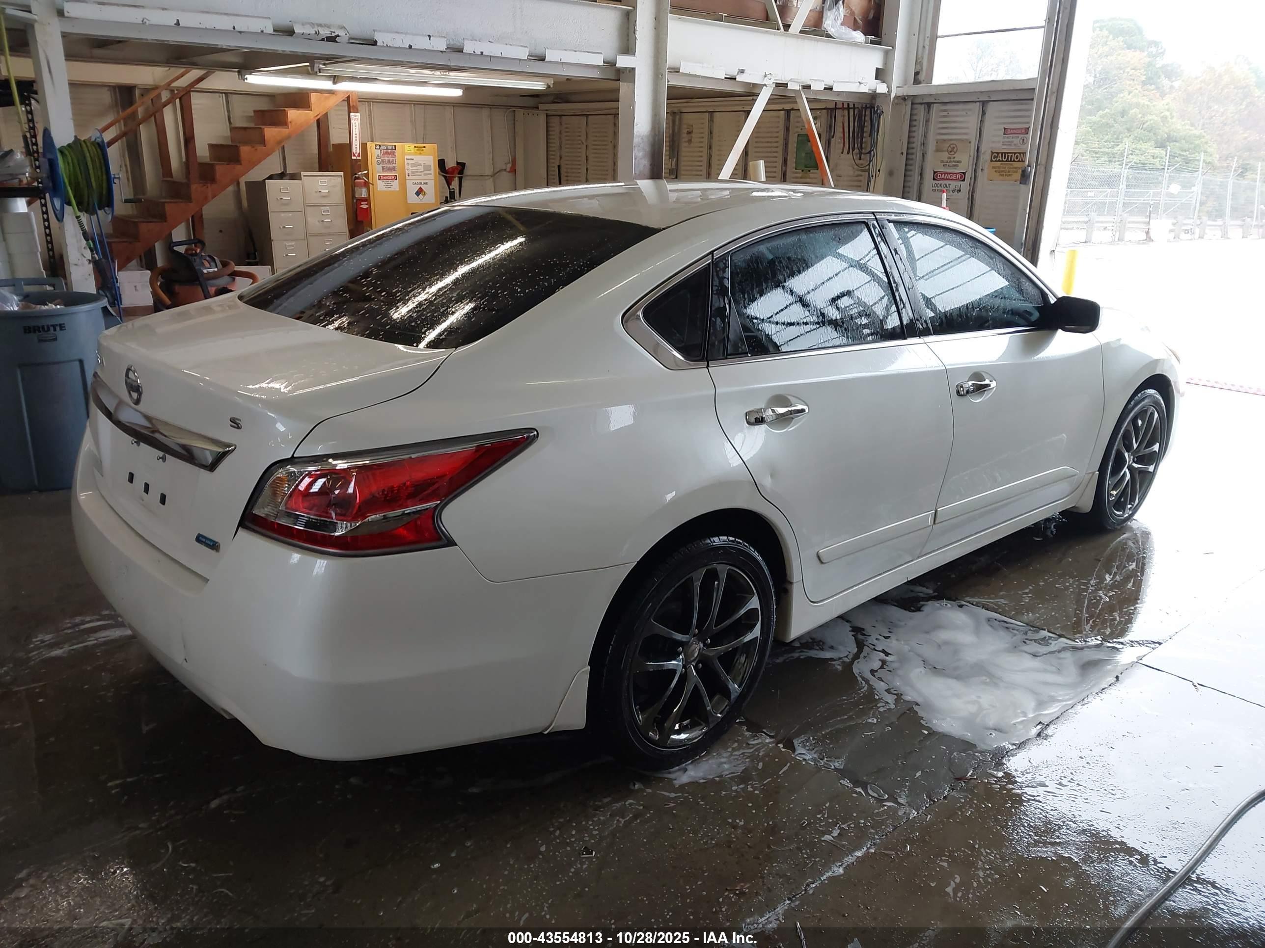 NISSAN ALTIMA image 4