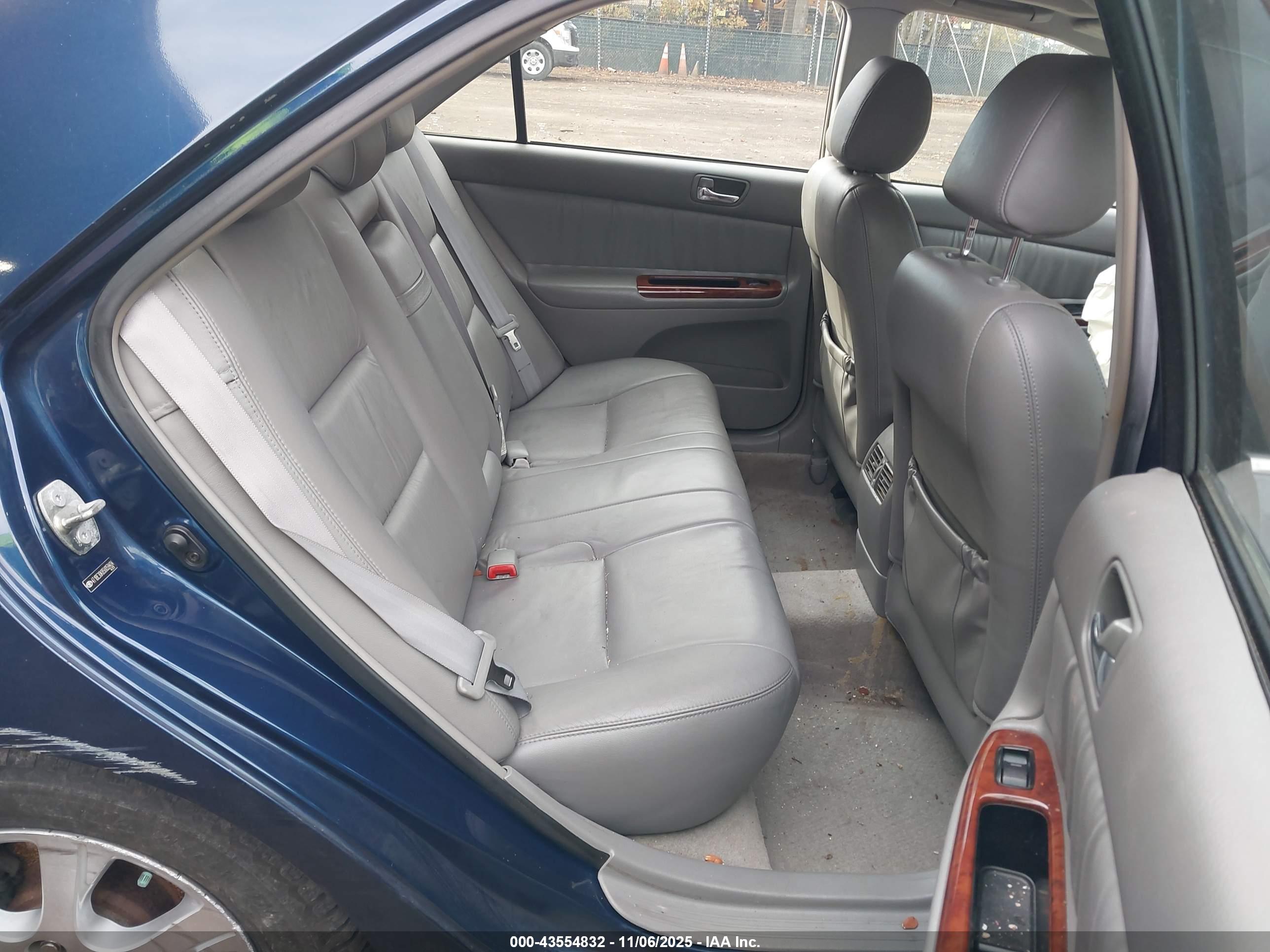 TOYOTA CAMRY image 8
