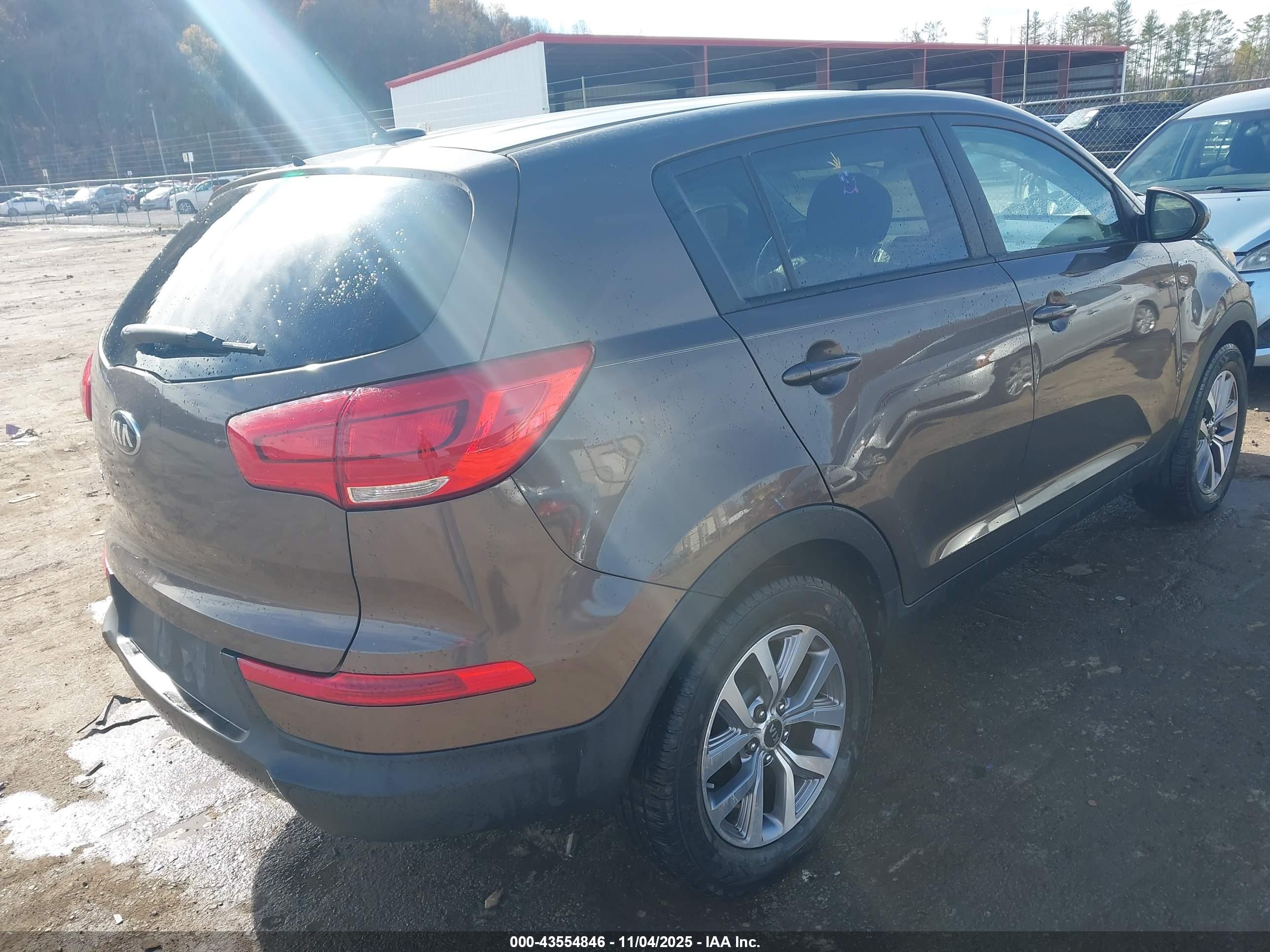 KIA SPORTAGE image 4