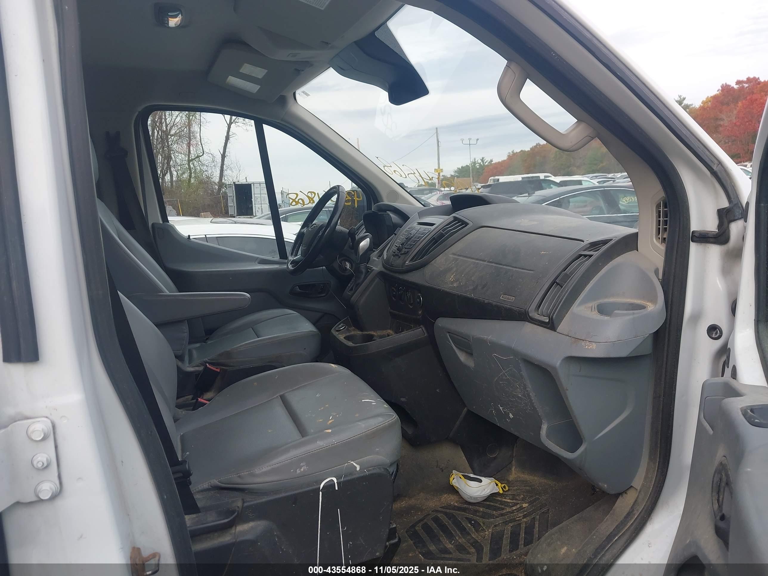 FORD TRANSIT-250 image 5