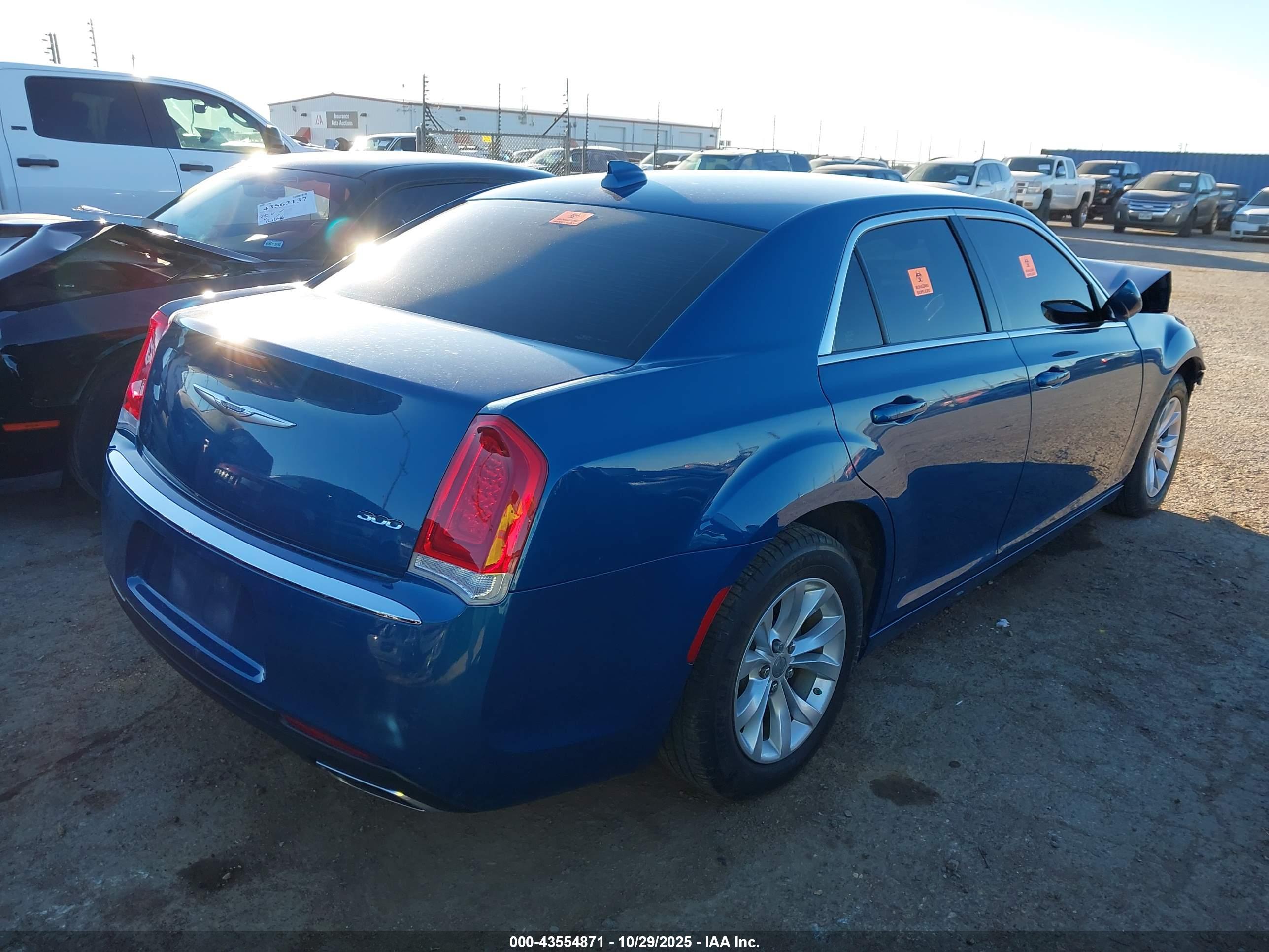 CHRYSLER 300 image 4