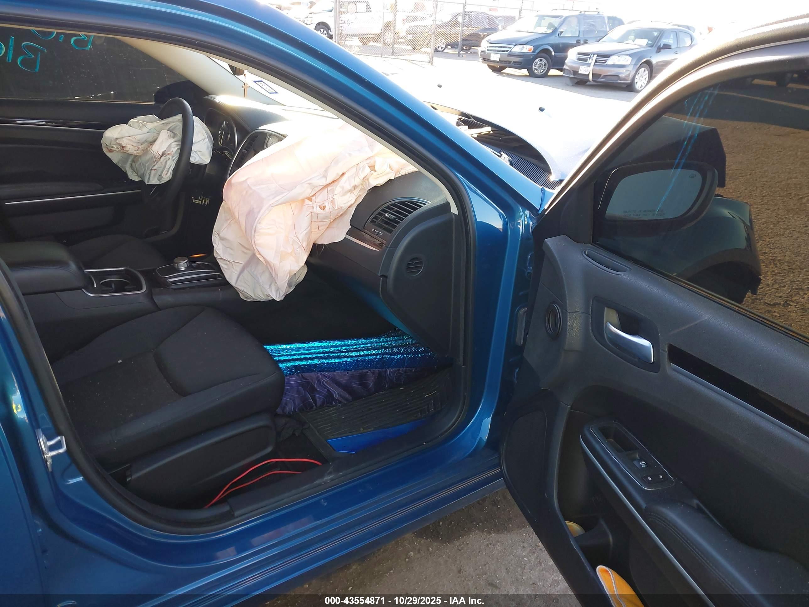CHRYSLER 300 image 5