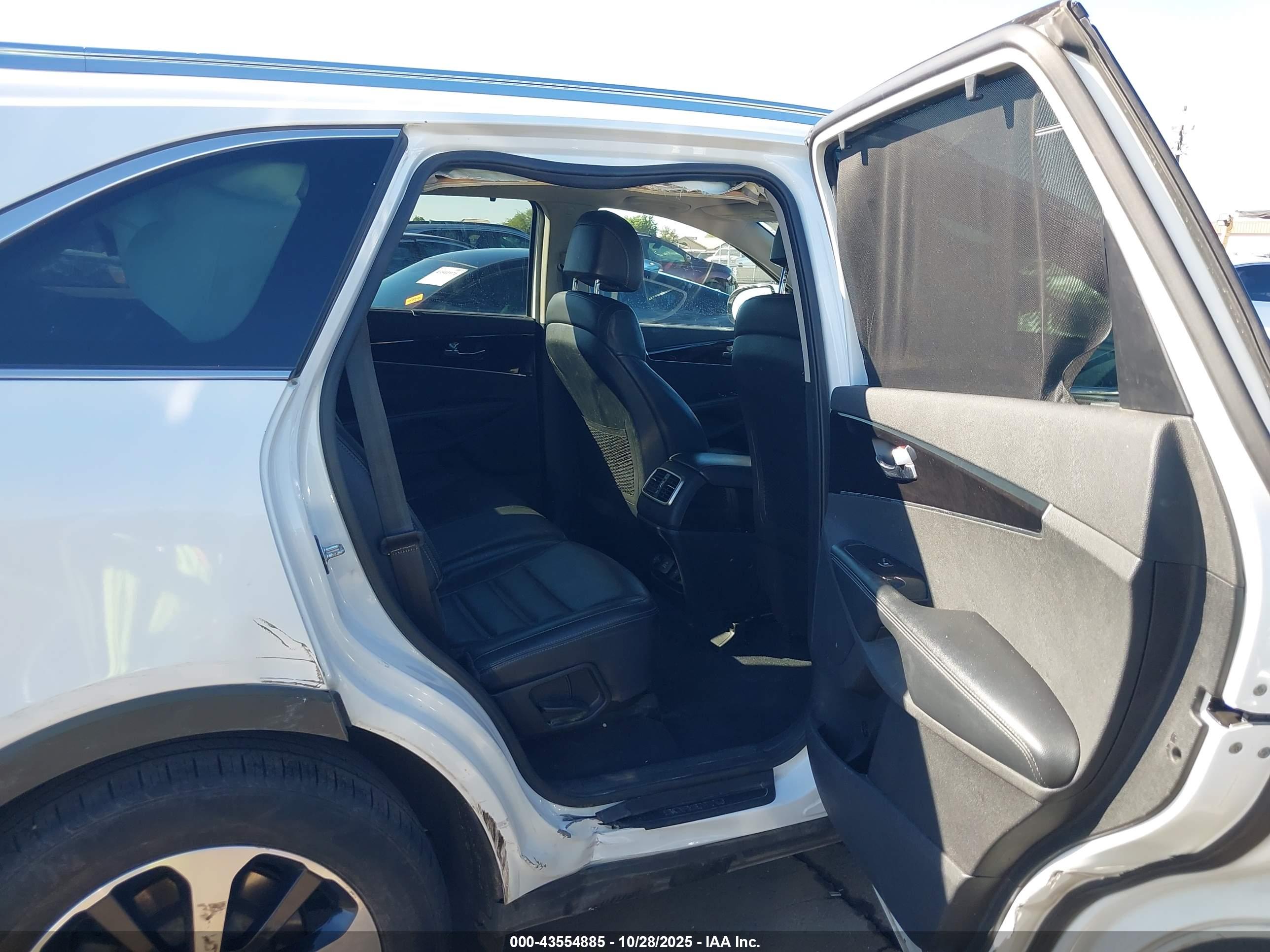 KIA SORENTO image 8