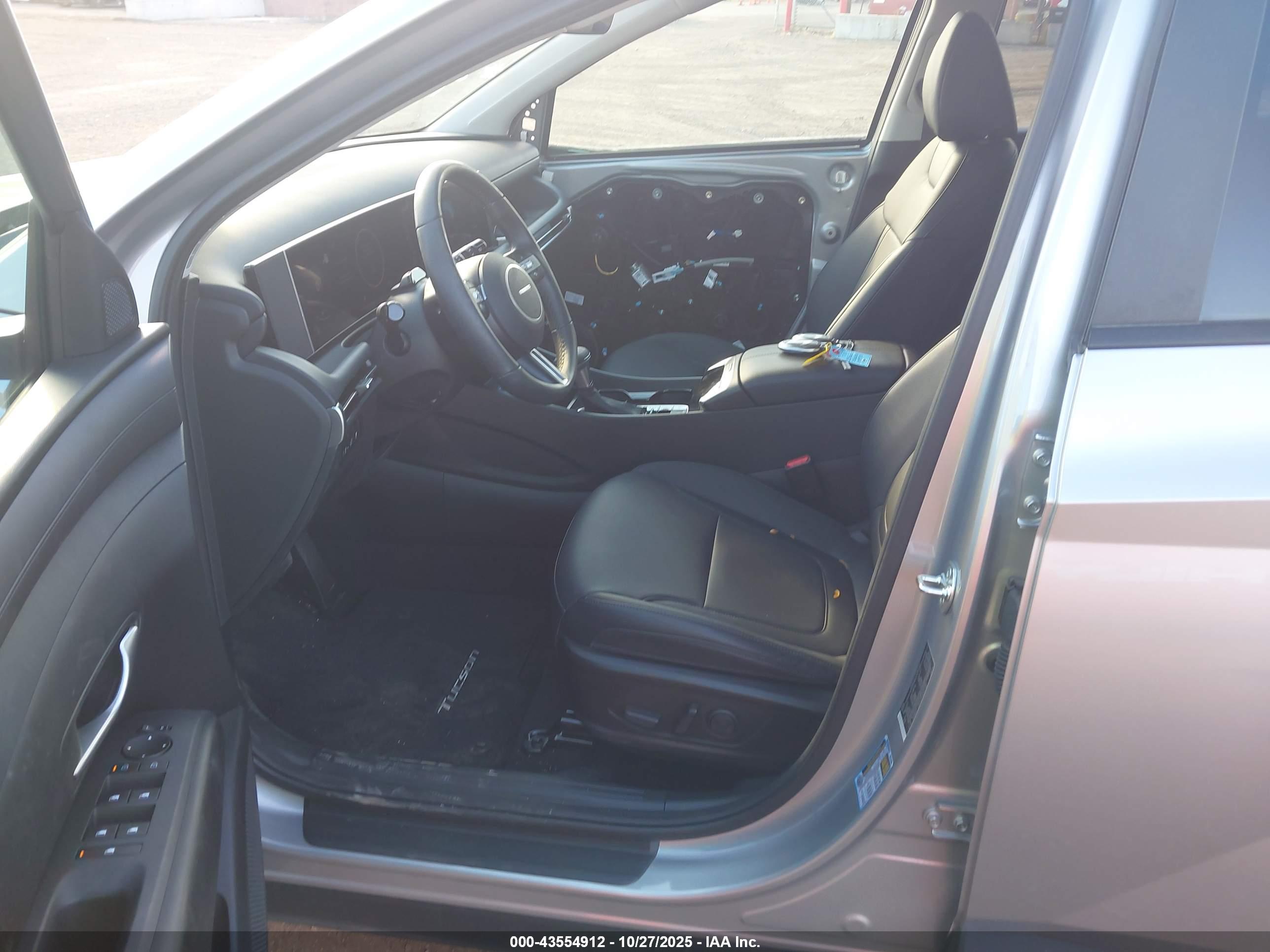 HYUNDAI TUCSON image 5
