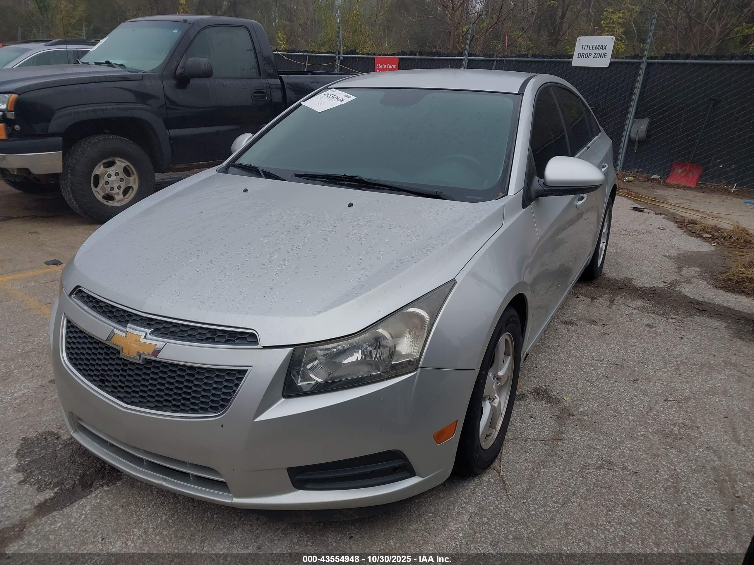 CHEVROLET CRUZE image 2