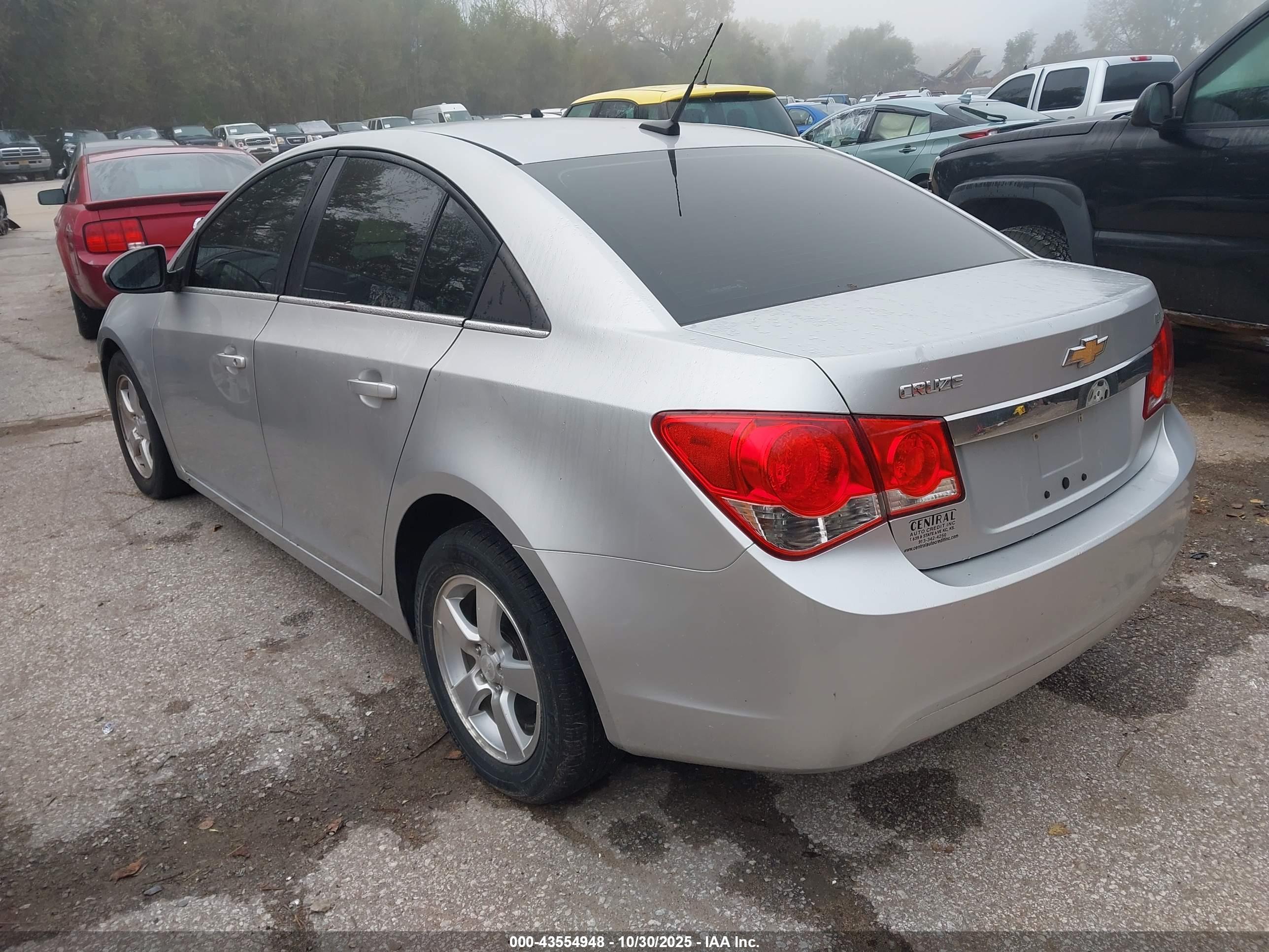 CHEVROLET CRUZE image 3