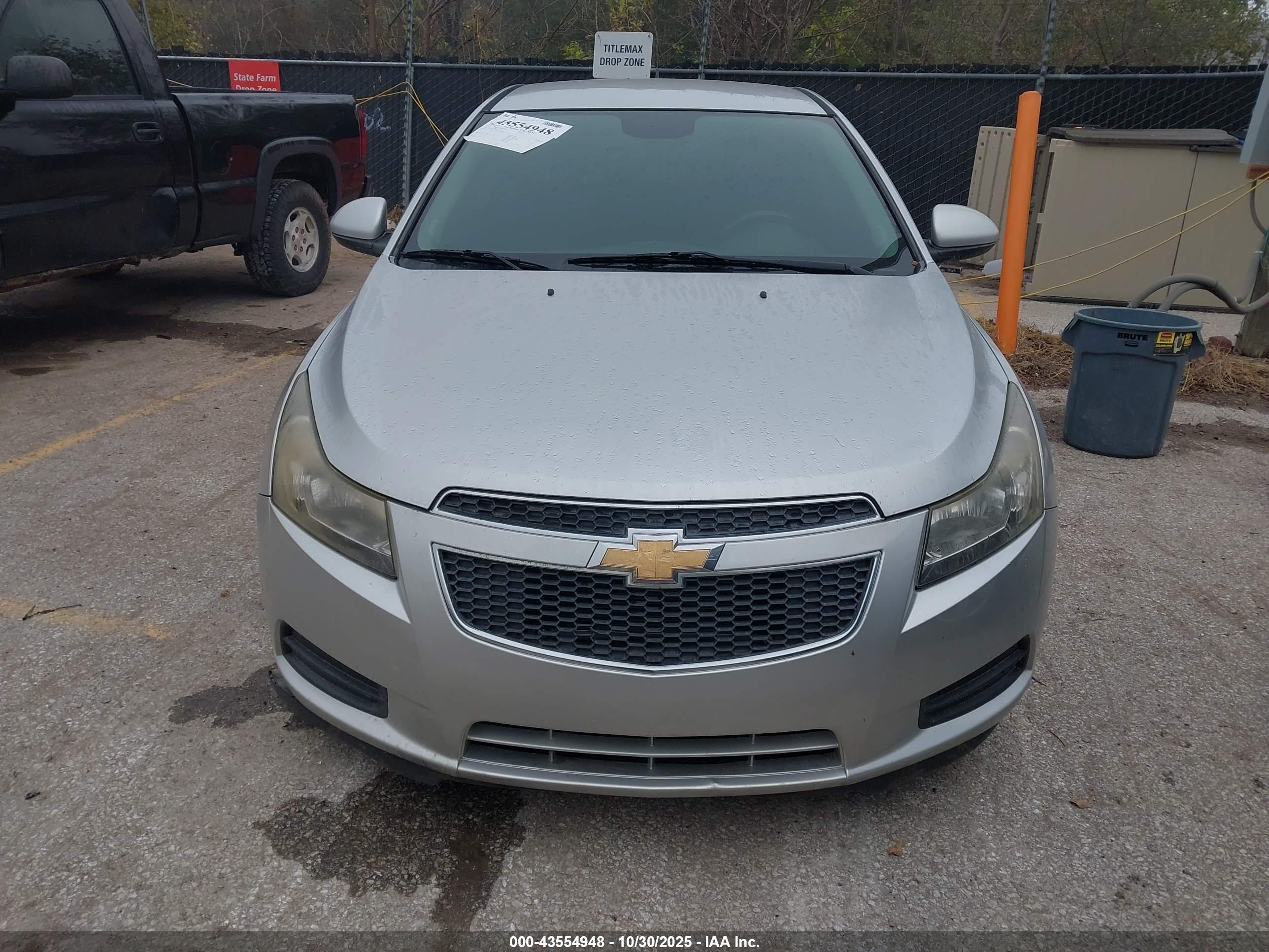CHEVROLET CRUZE image 6