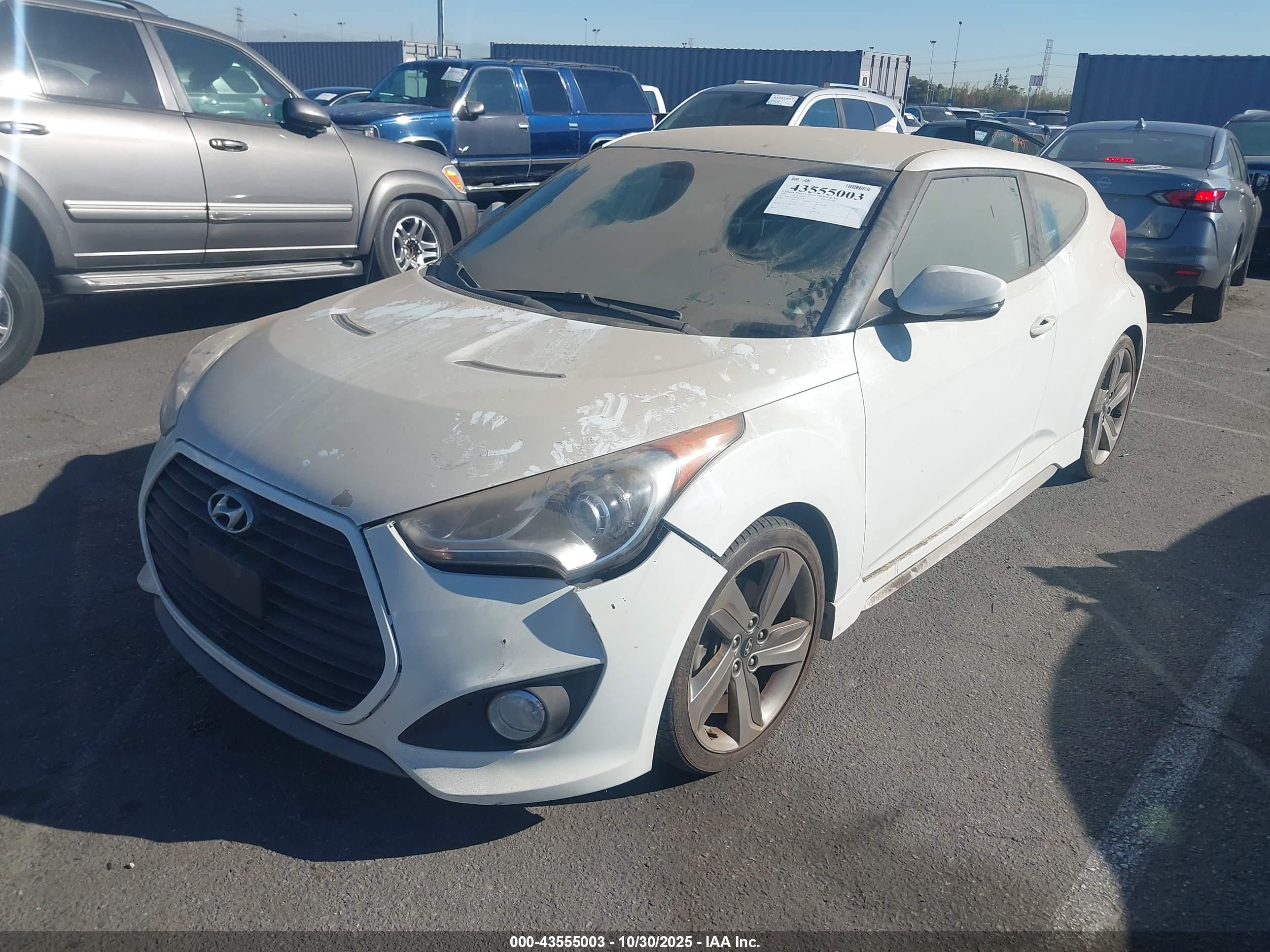 HYUNDAI VELOSTER image 6