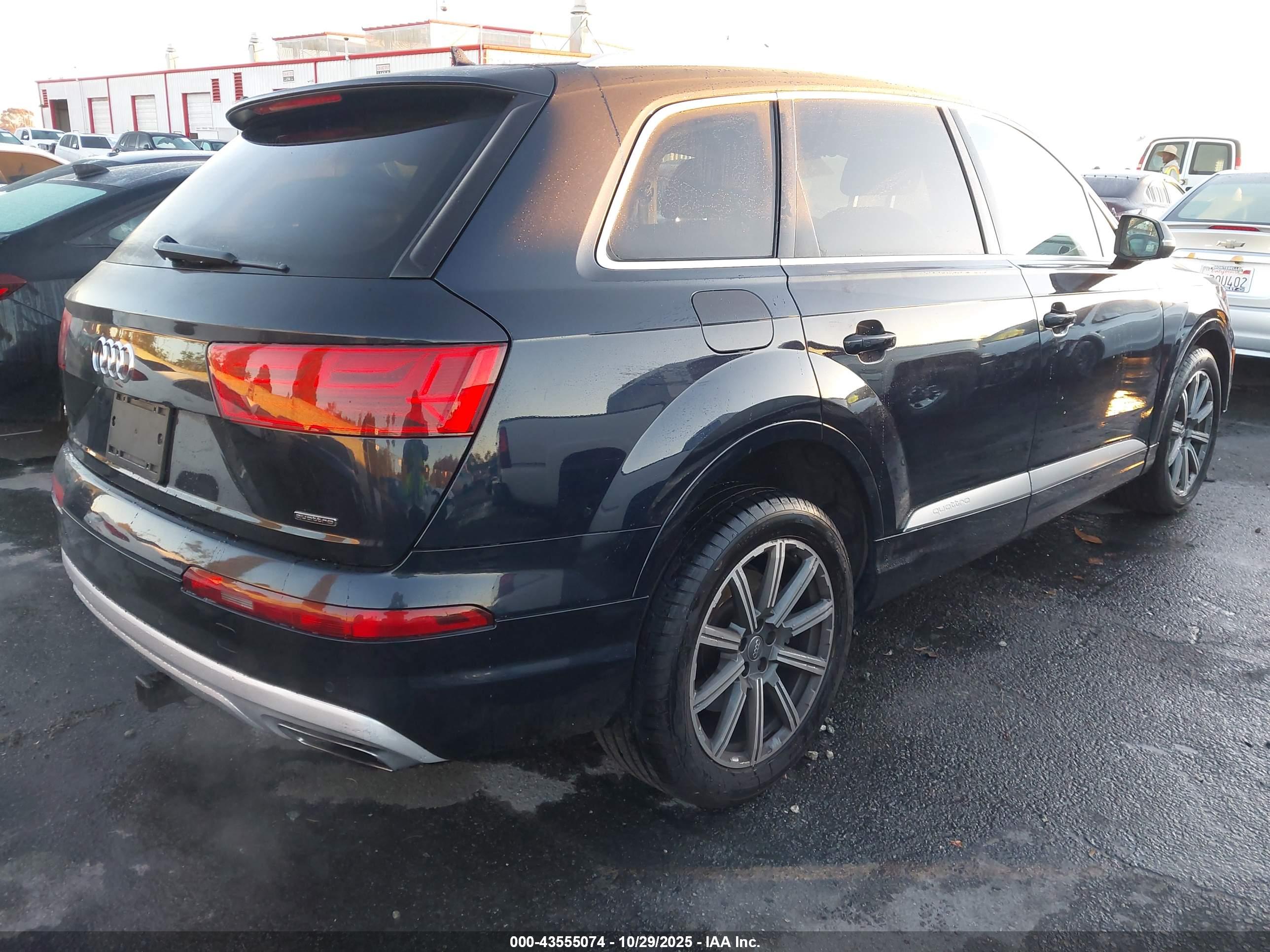AUDI Q7 image 4