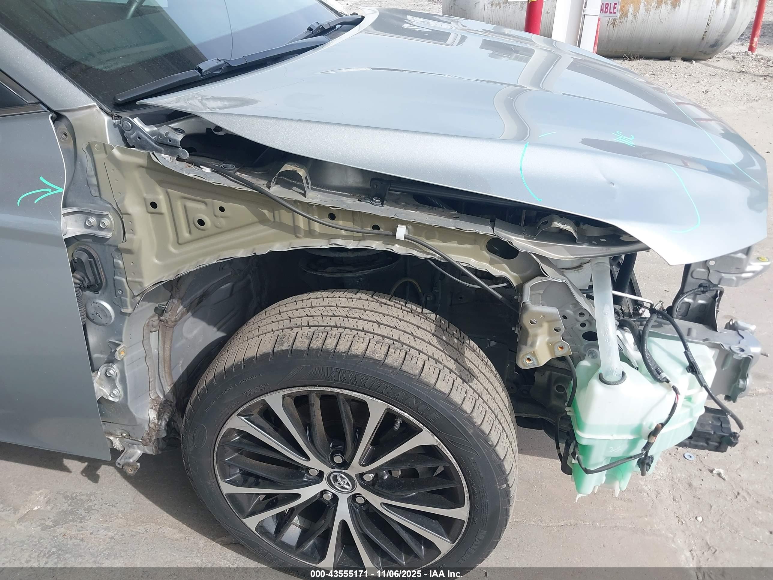 TOYOTA CAMRY image 6