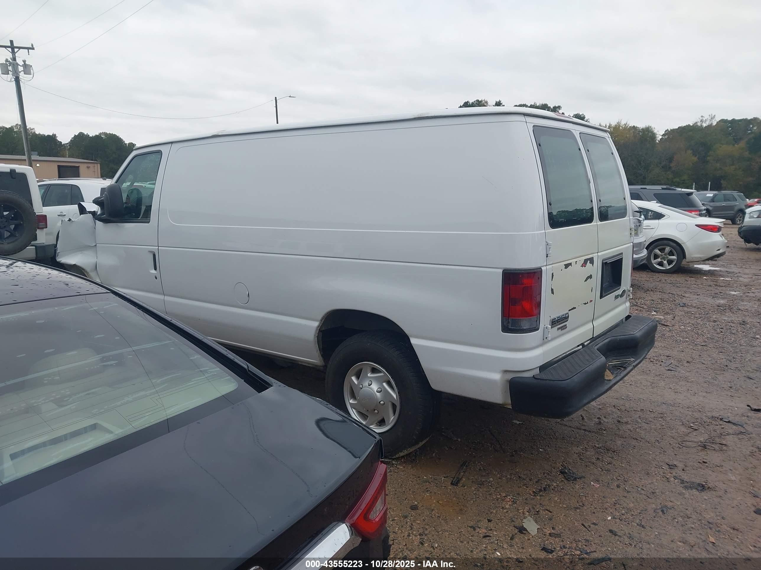 FORD E-250 image 3