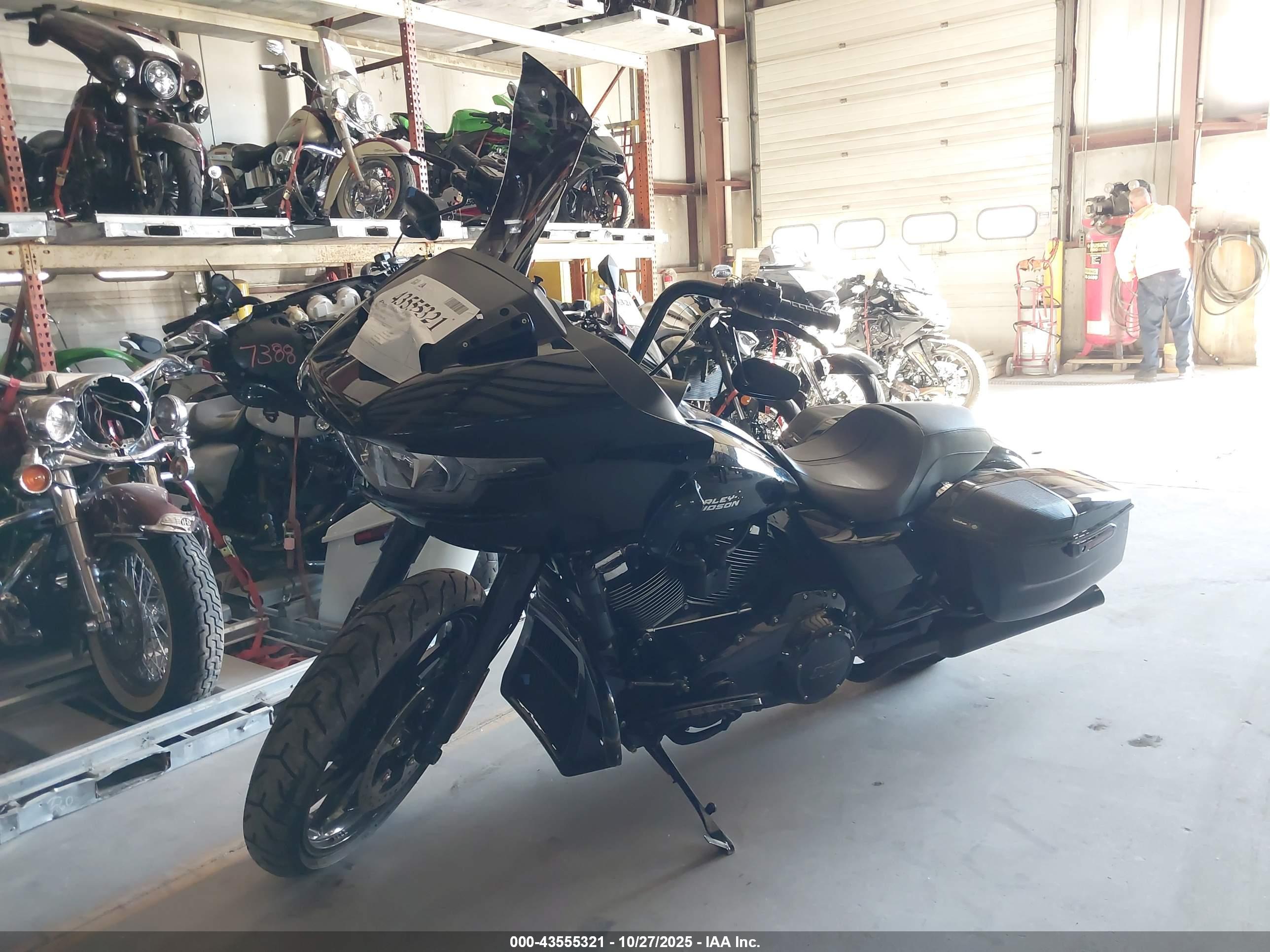 HARLEY-DAVIDSON FLTRX image 2