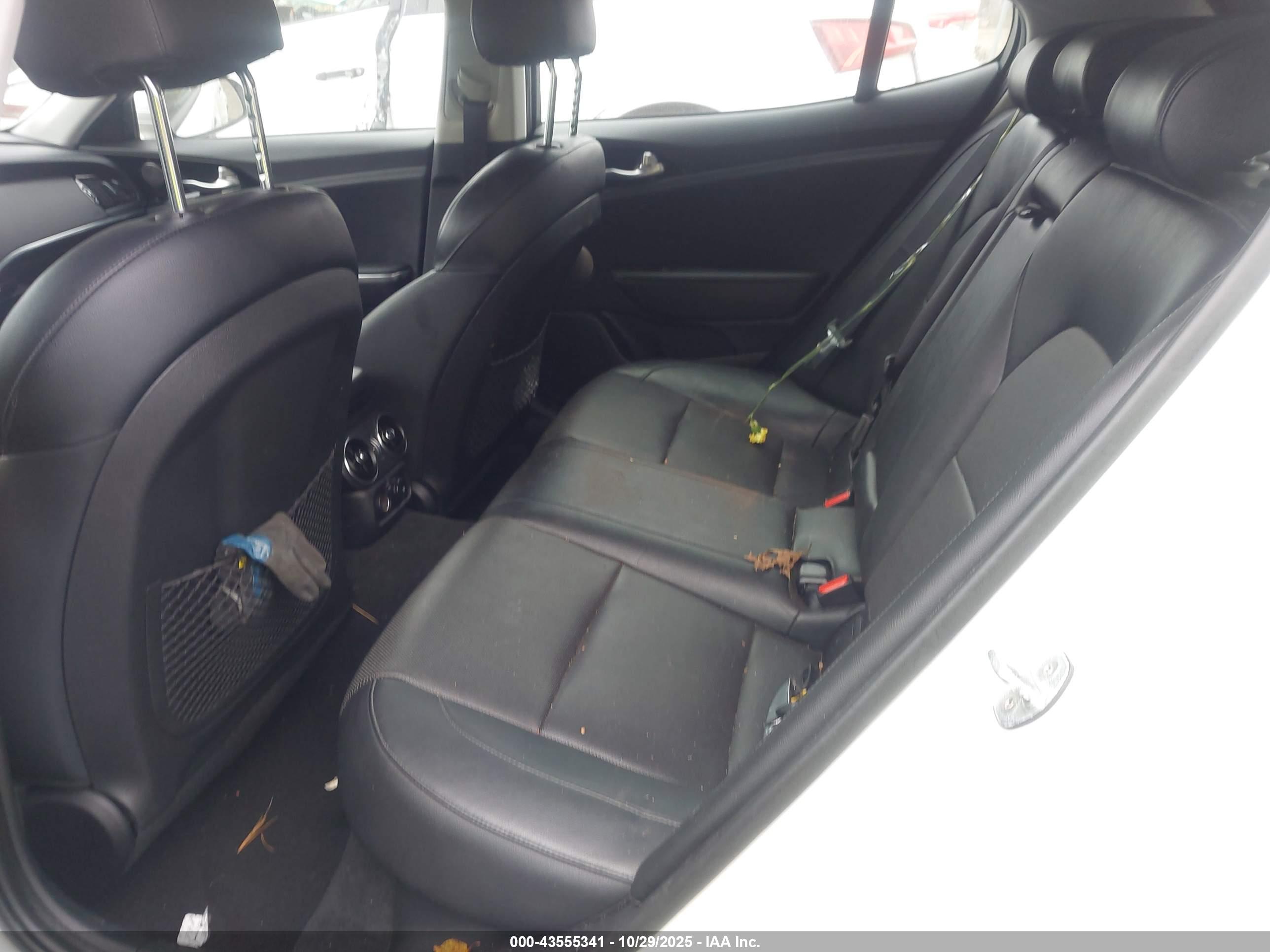 KIA STINGER image 8