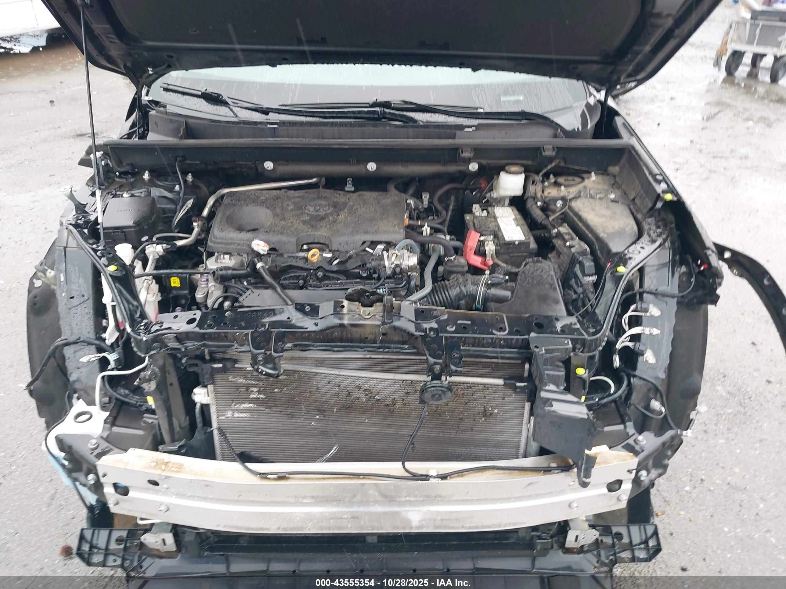 TOYOTA RAV4 image 10