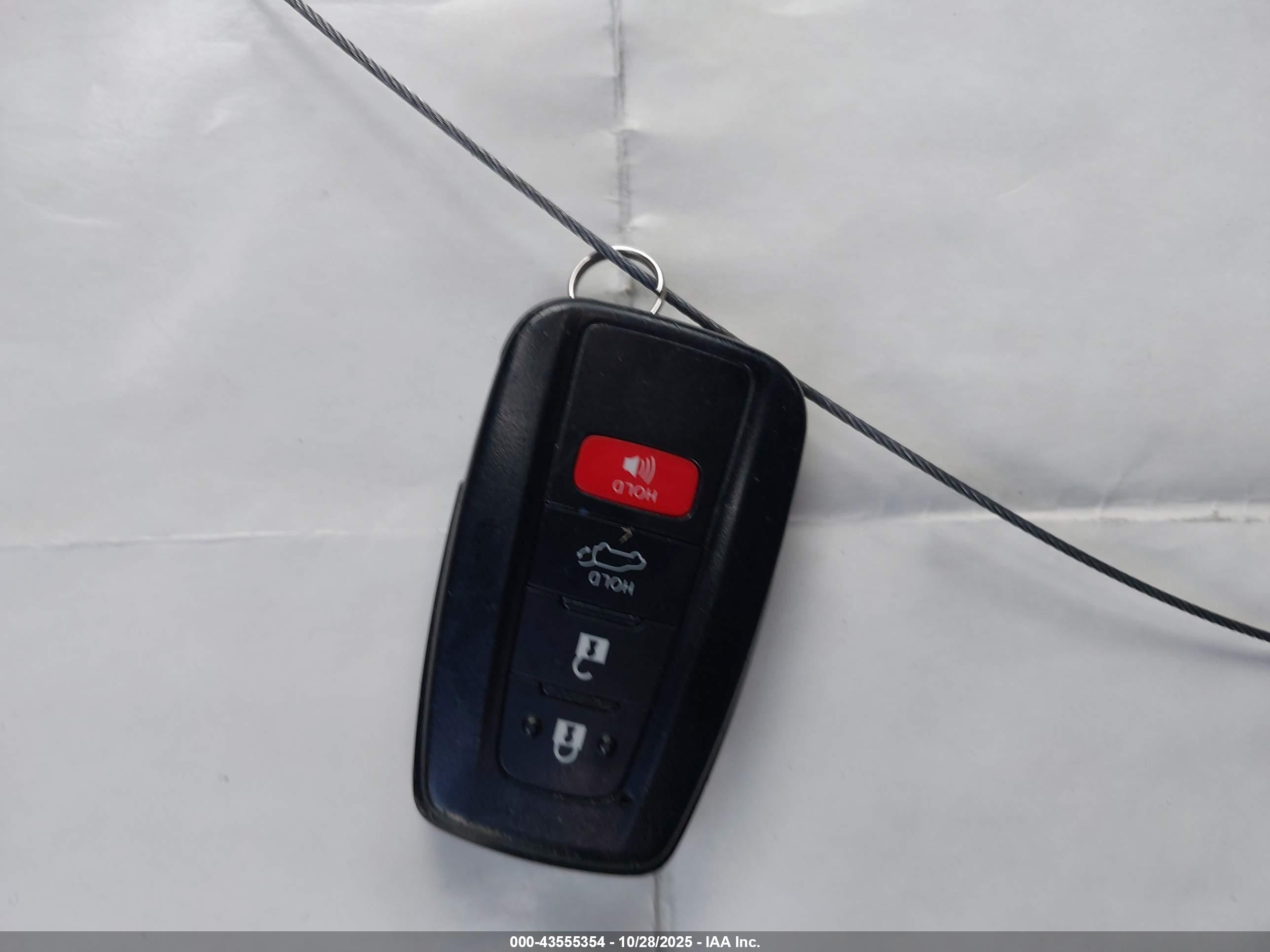 TOYOTA RAV4 image 11