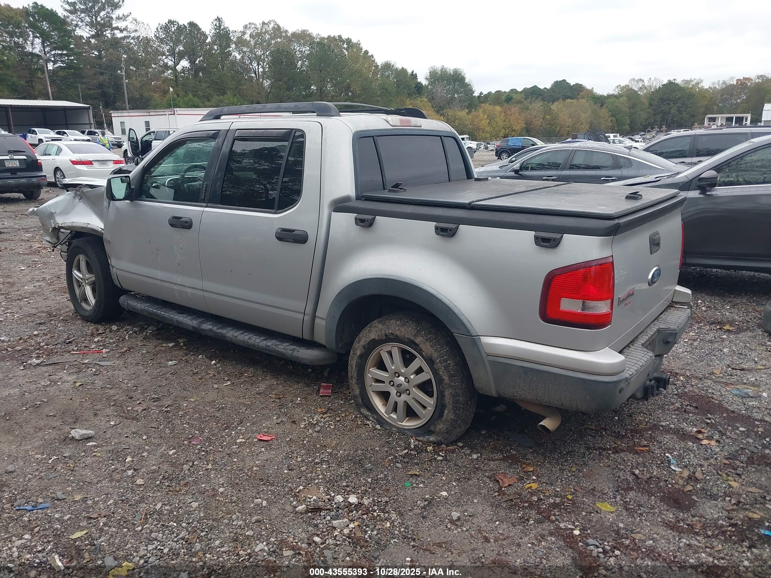 FORD EXPLORER image 3