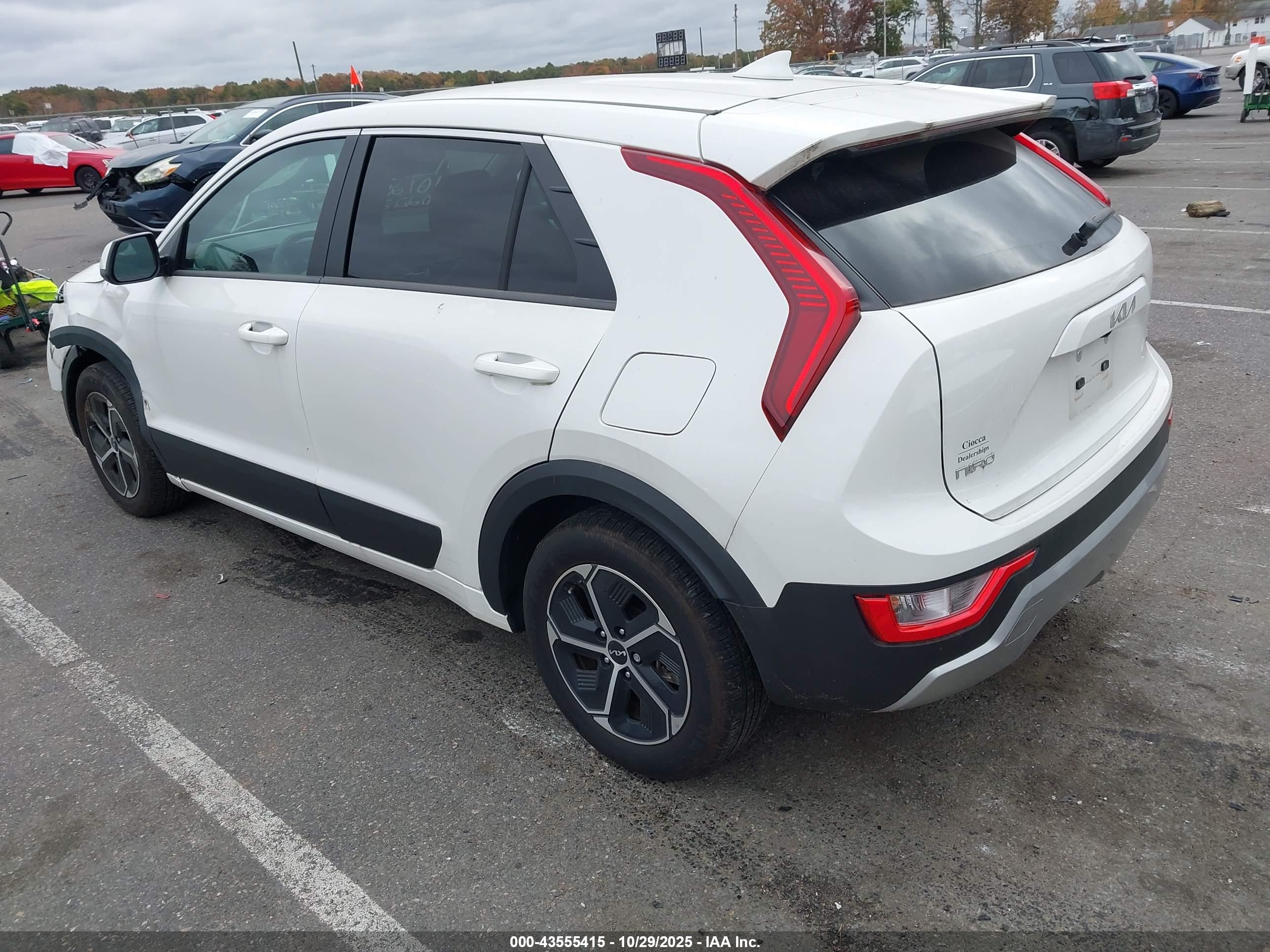 KIA NIRO image 3