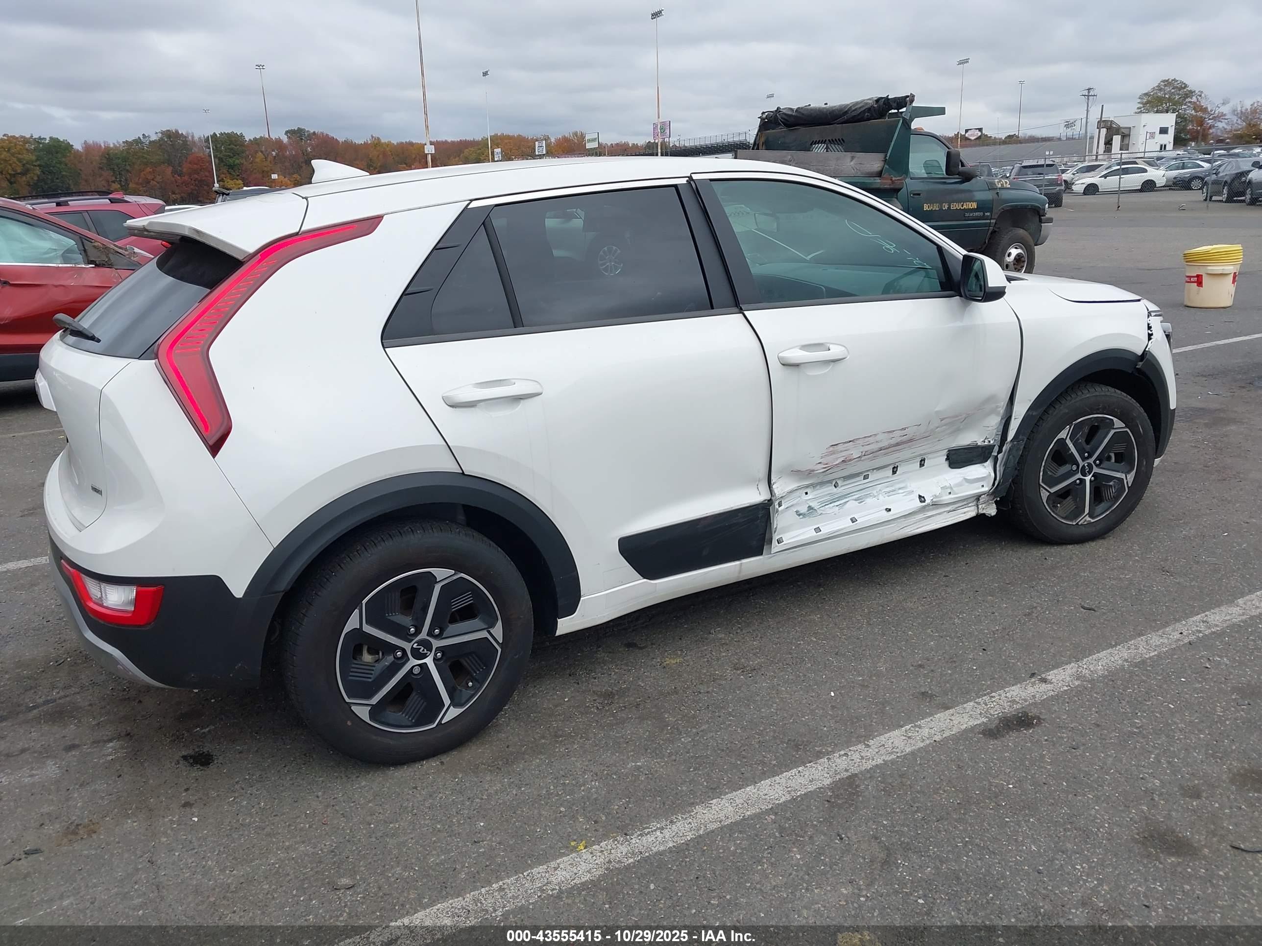KIA NIRO image 4