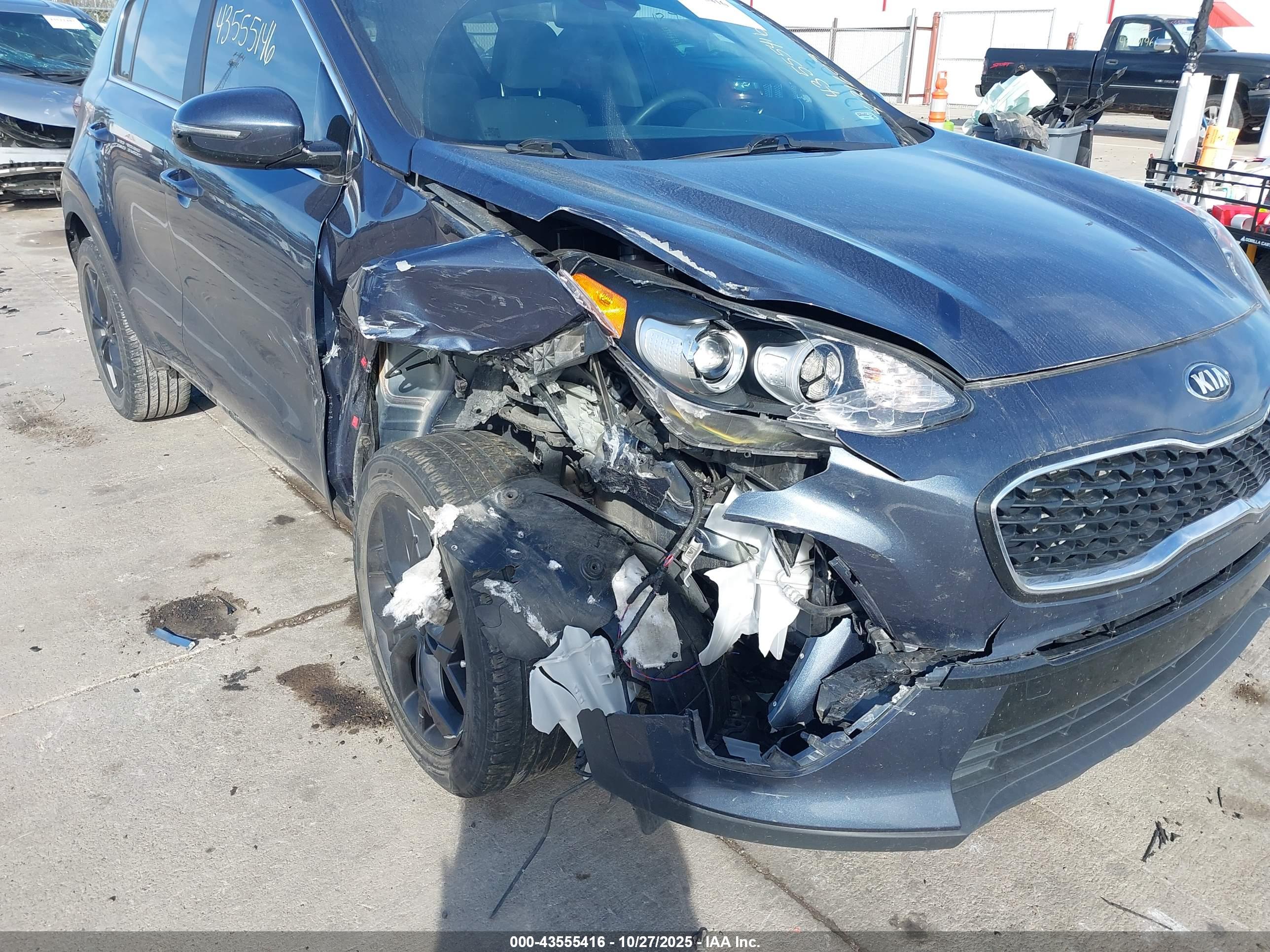 KIA SPORTAGE image 6