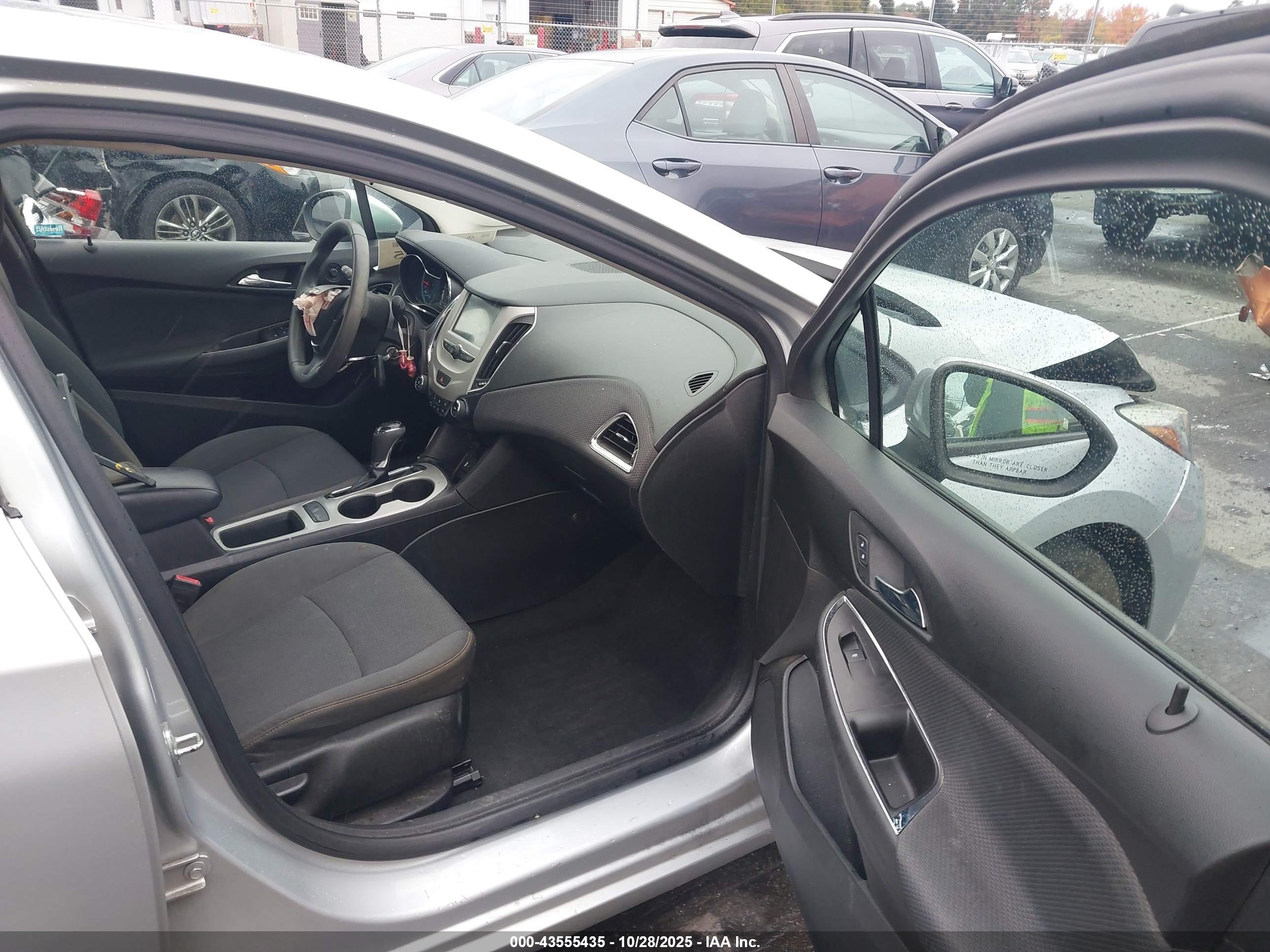 CHEVROLET CRUZE image 5