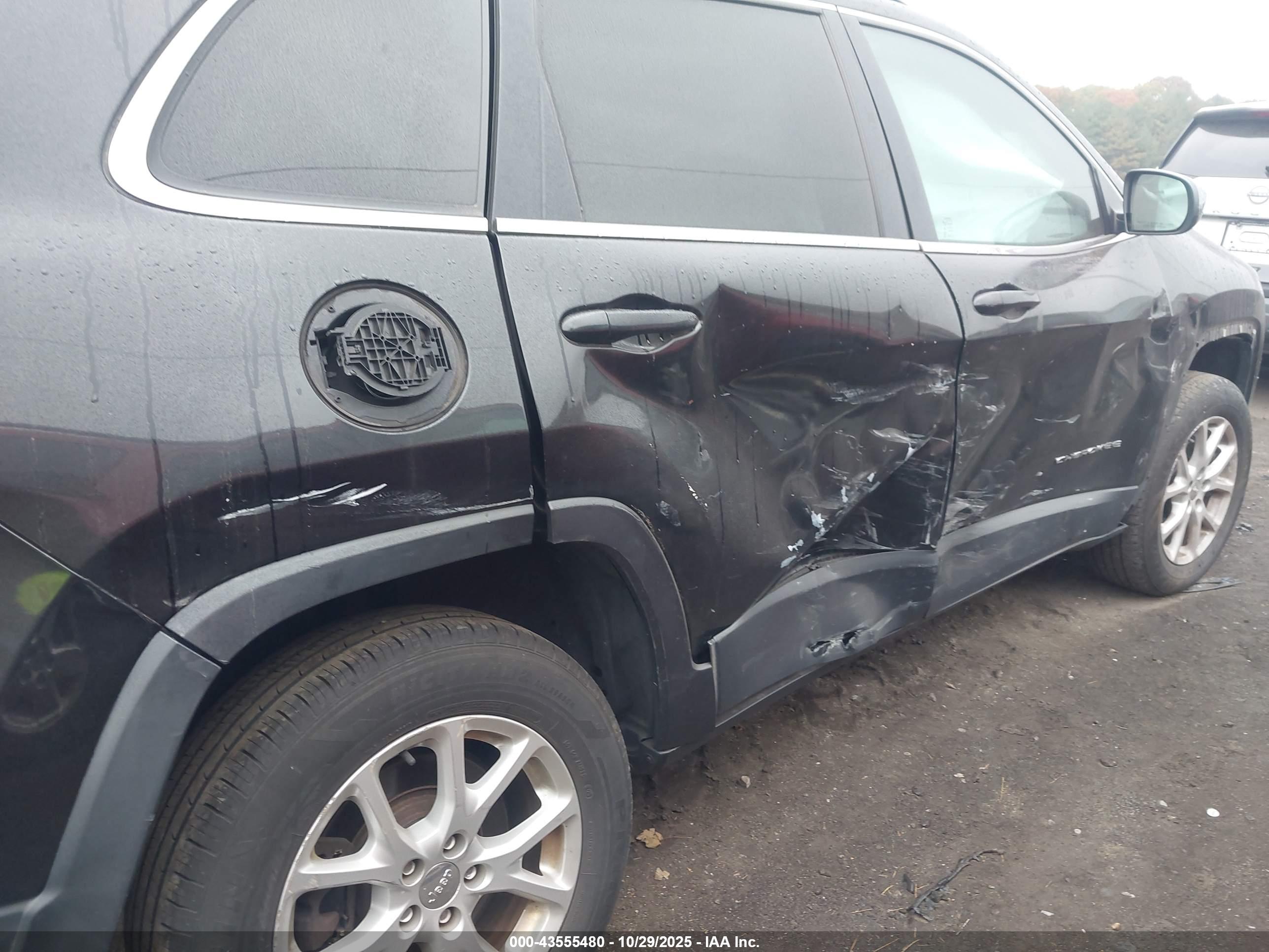 JEEP CHEROKEE image 6