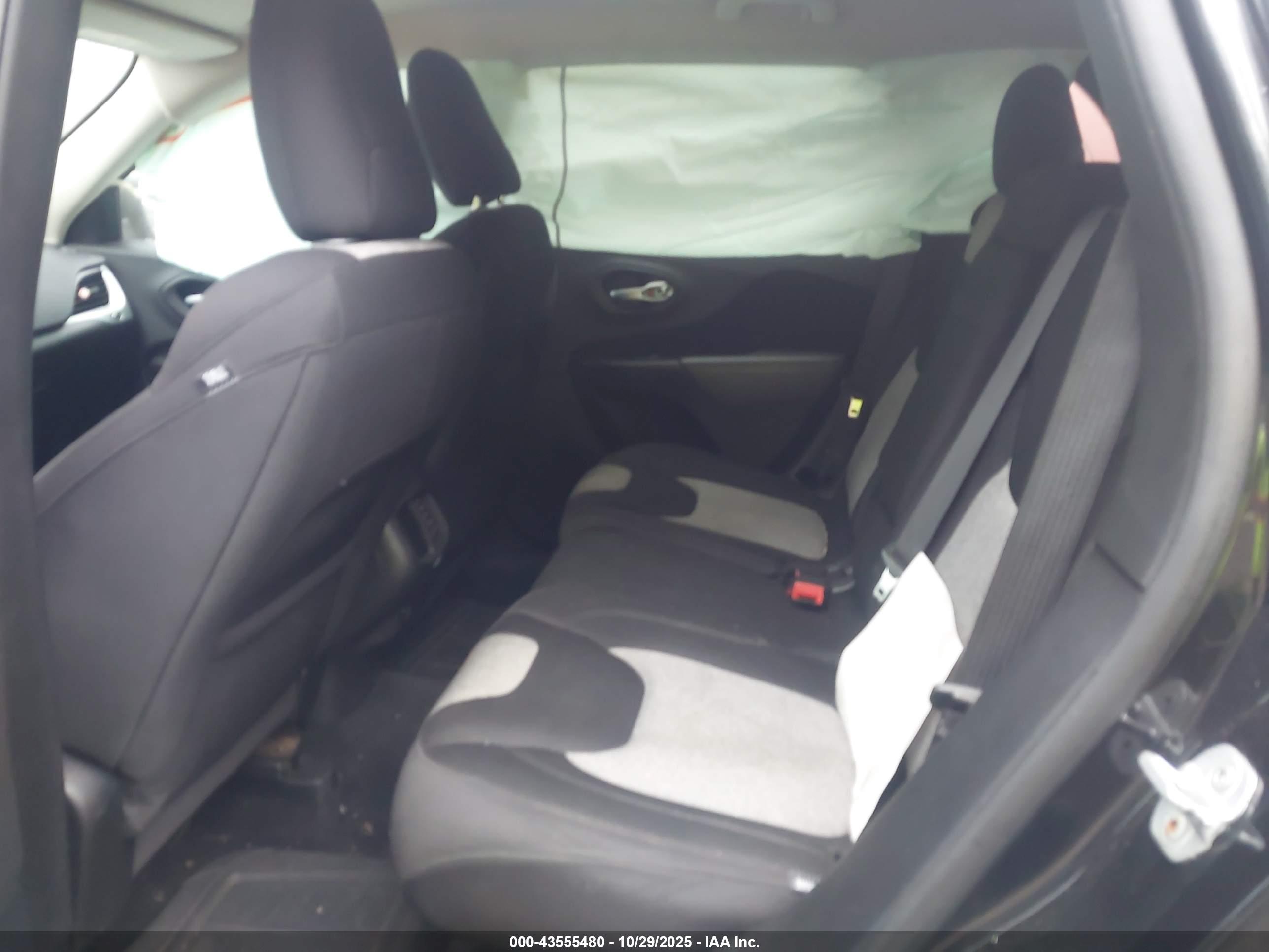 JEEP CHEROKEE image 8