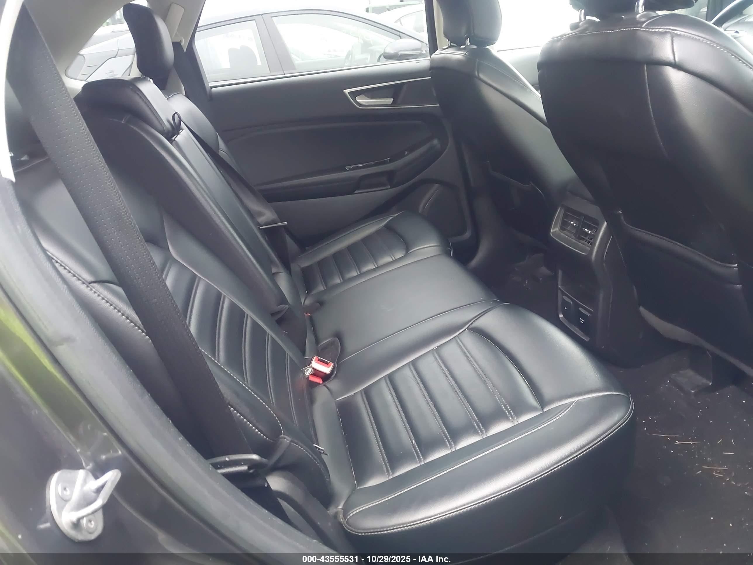 FORD EDGE image 8