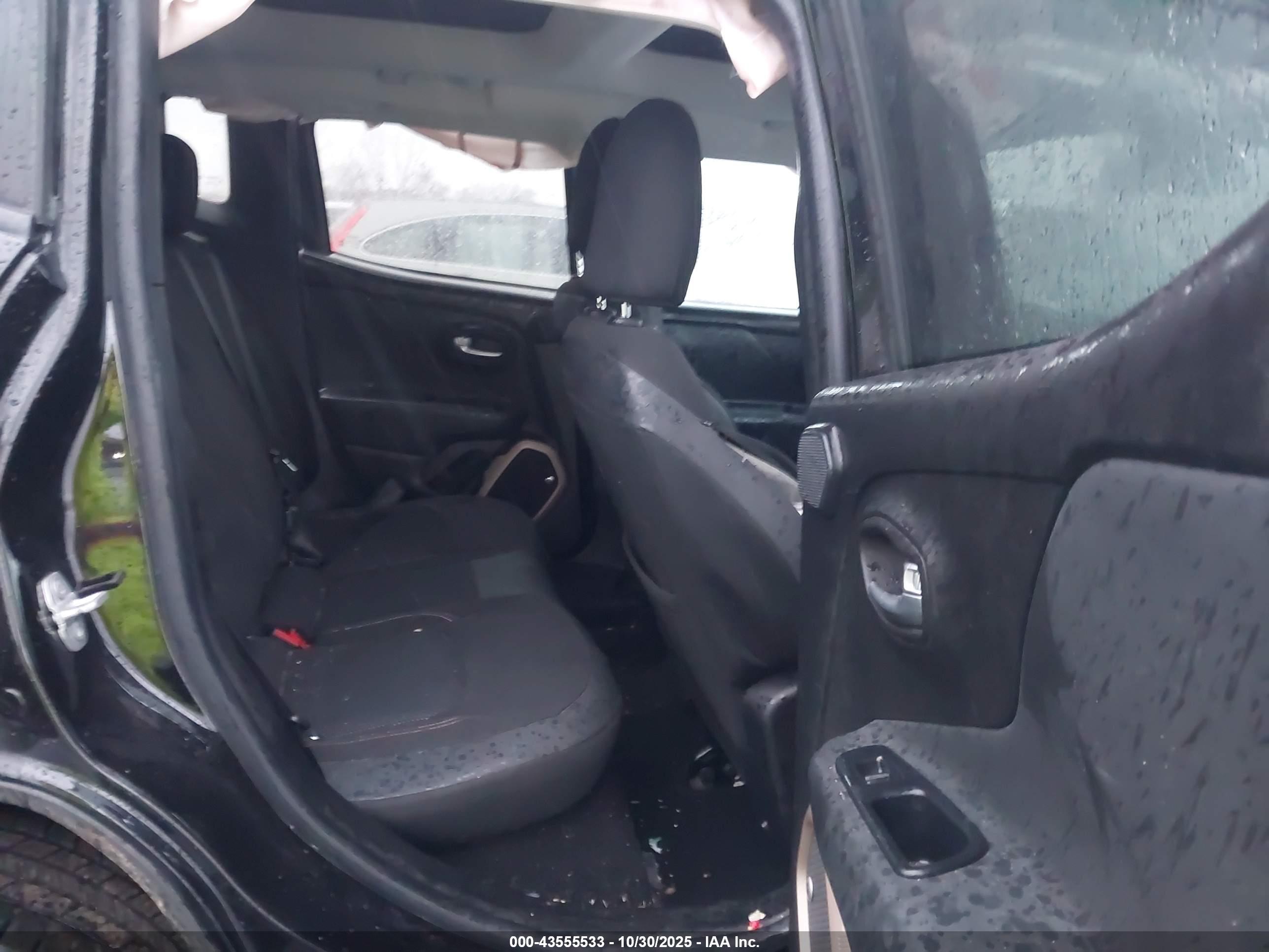 JEEP RENEGADE image 8