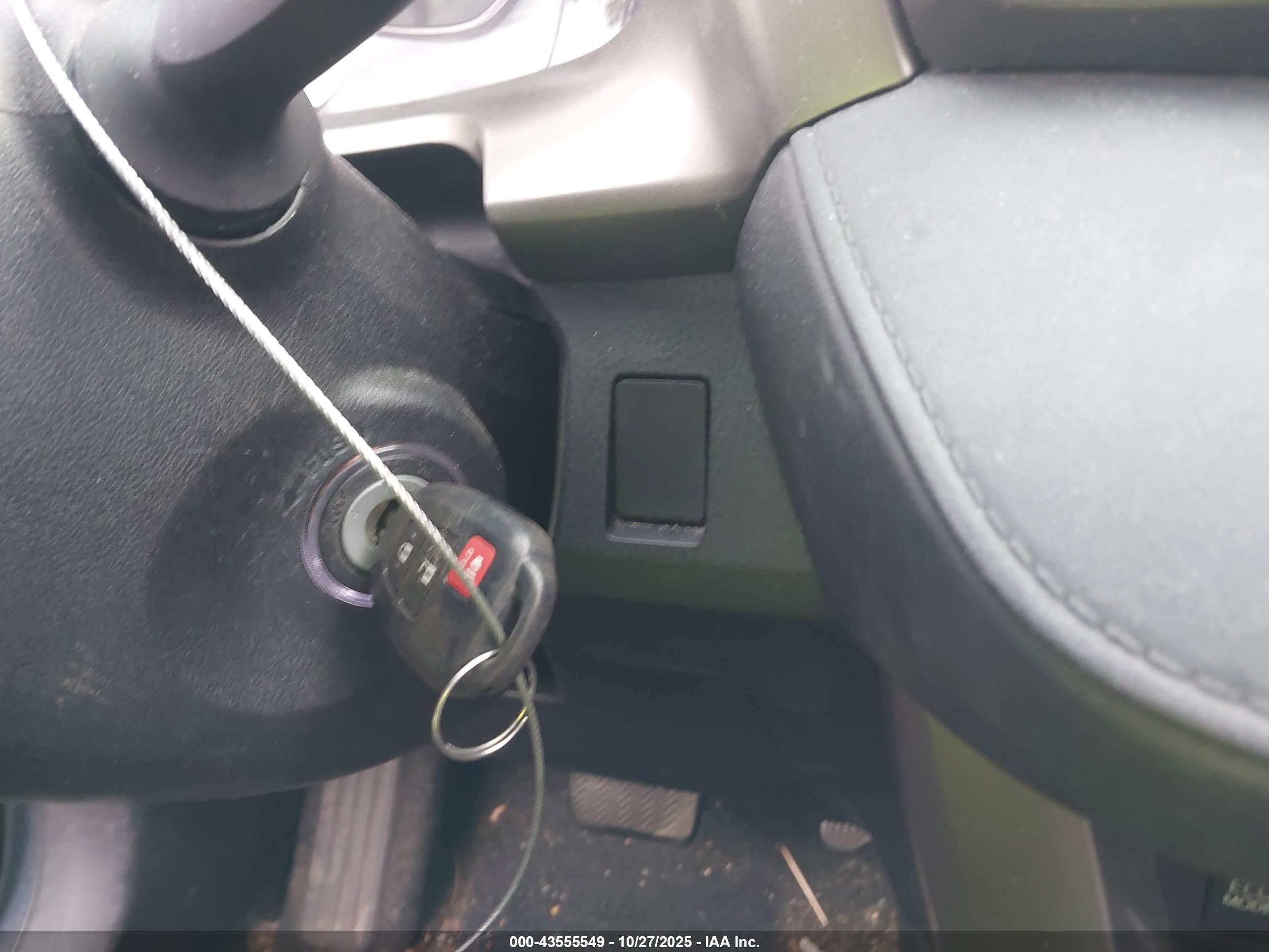 TOYOTA RAV4 image 11