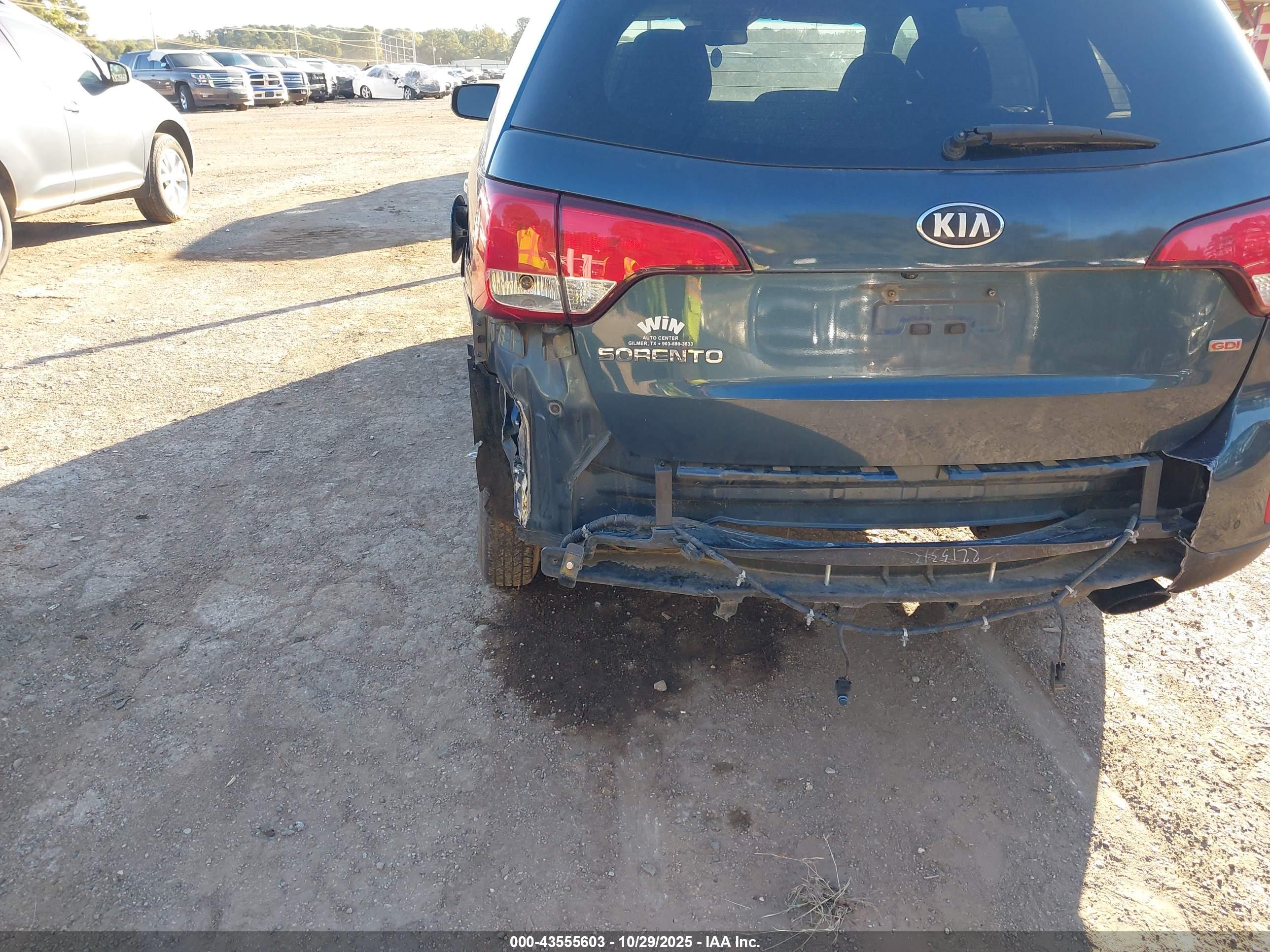 KIA SORENTO image 6