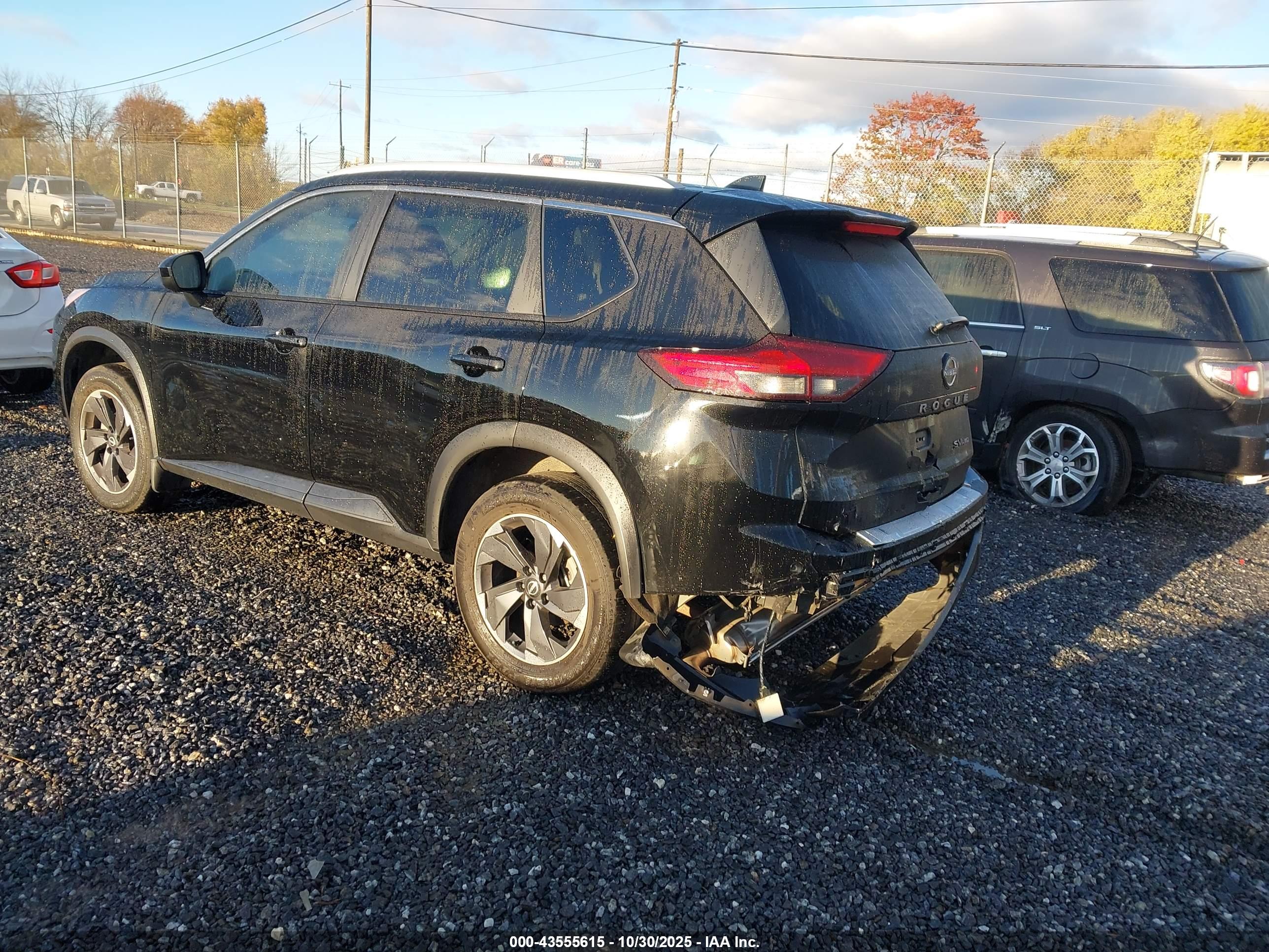 NISSAN ROGUE image 3
