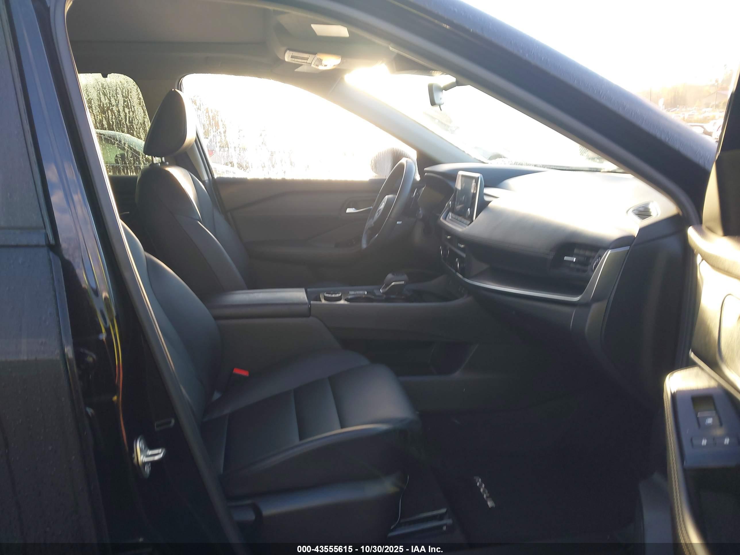 NISSAN ROGUE image 5