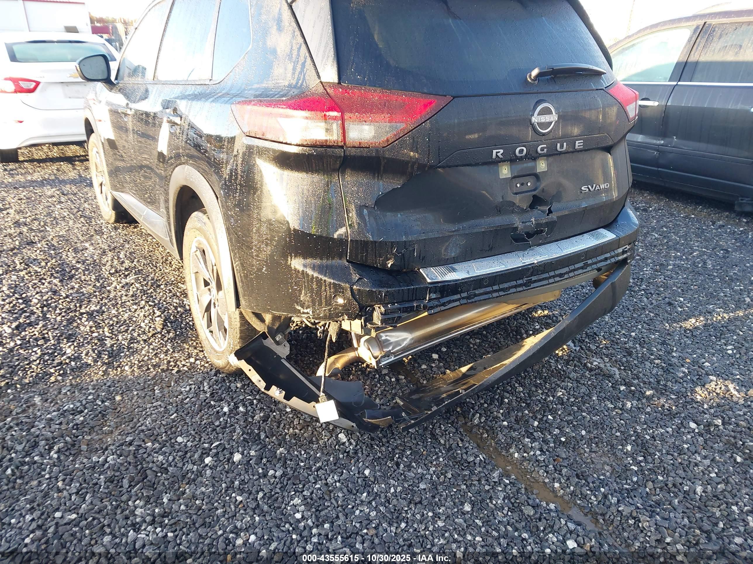 NISSAN ROGUE image 6