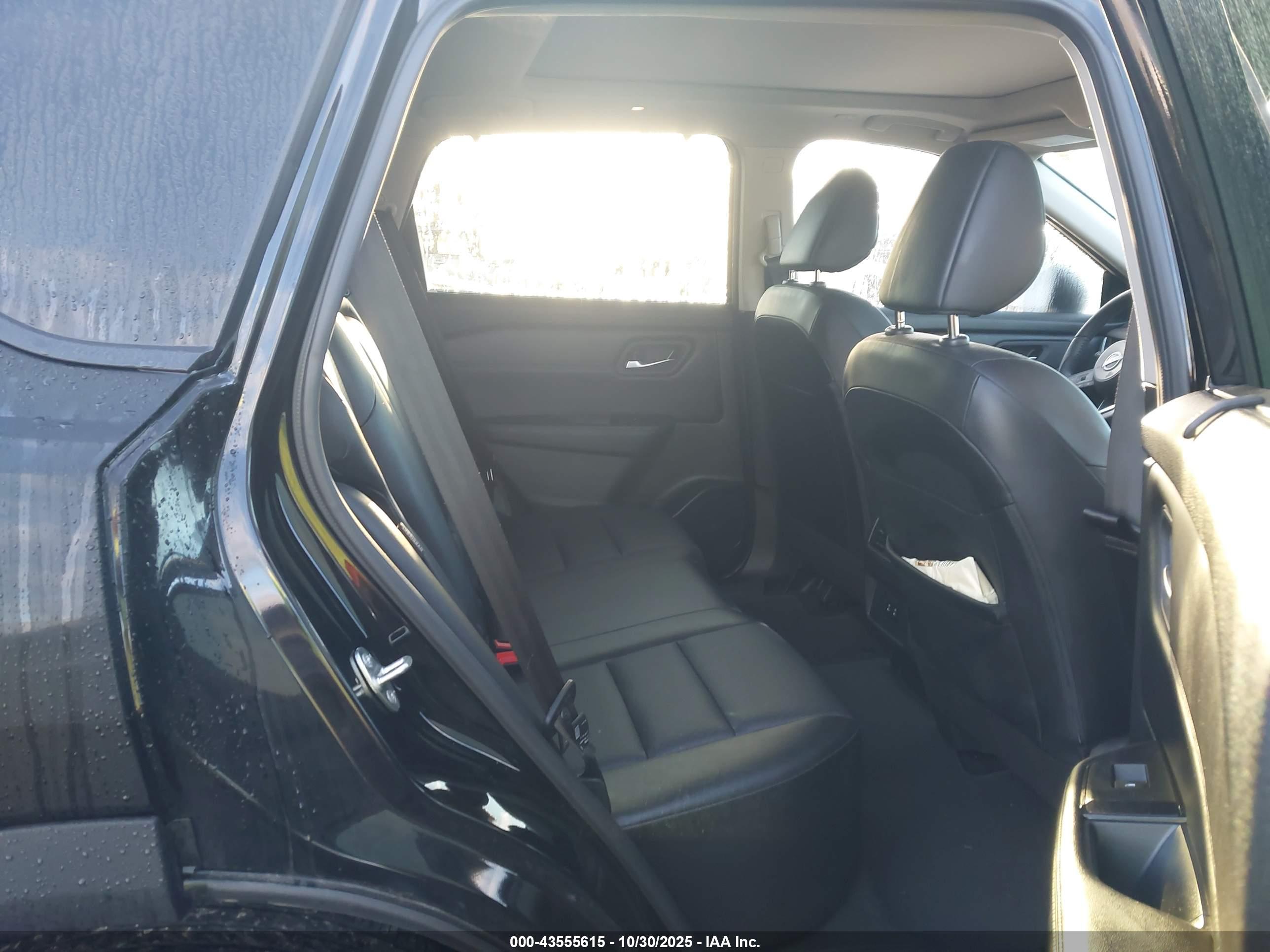 NISSAN ROGUE image 8